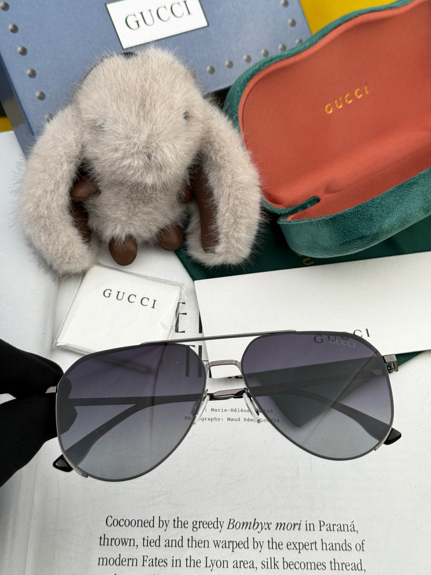         GUCCI 男款炫彩飞行员偏光太阳镜 ❤️材质：高清尼龙加厚卡槽高清偏光镜片 🌹无边框镜