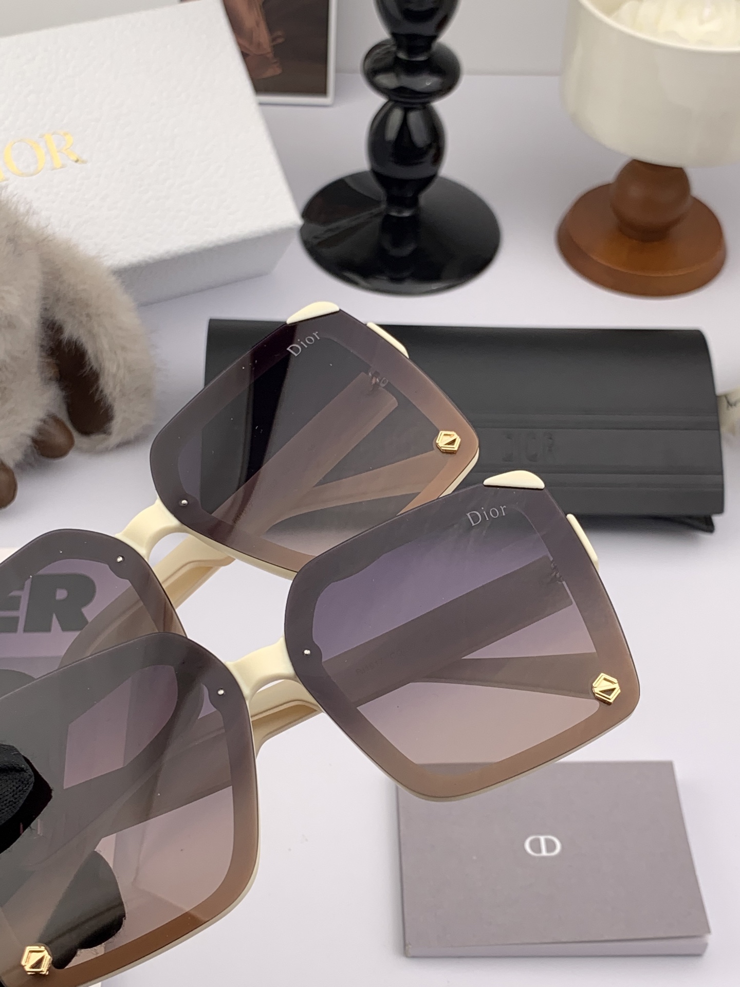  🔺 【DIOR-迪奥】2025开春新款 潮流爆款 时尚方框偏光太阳镜 高品质 佩戴舒适 网红潮款墨镜 