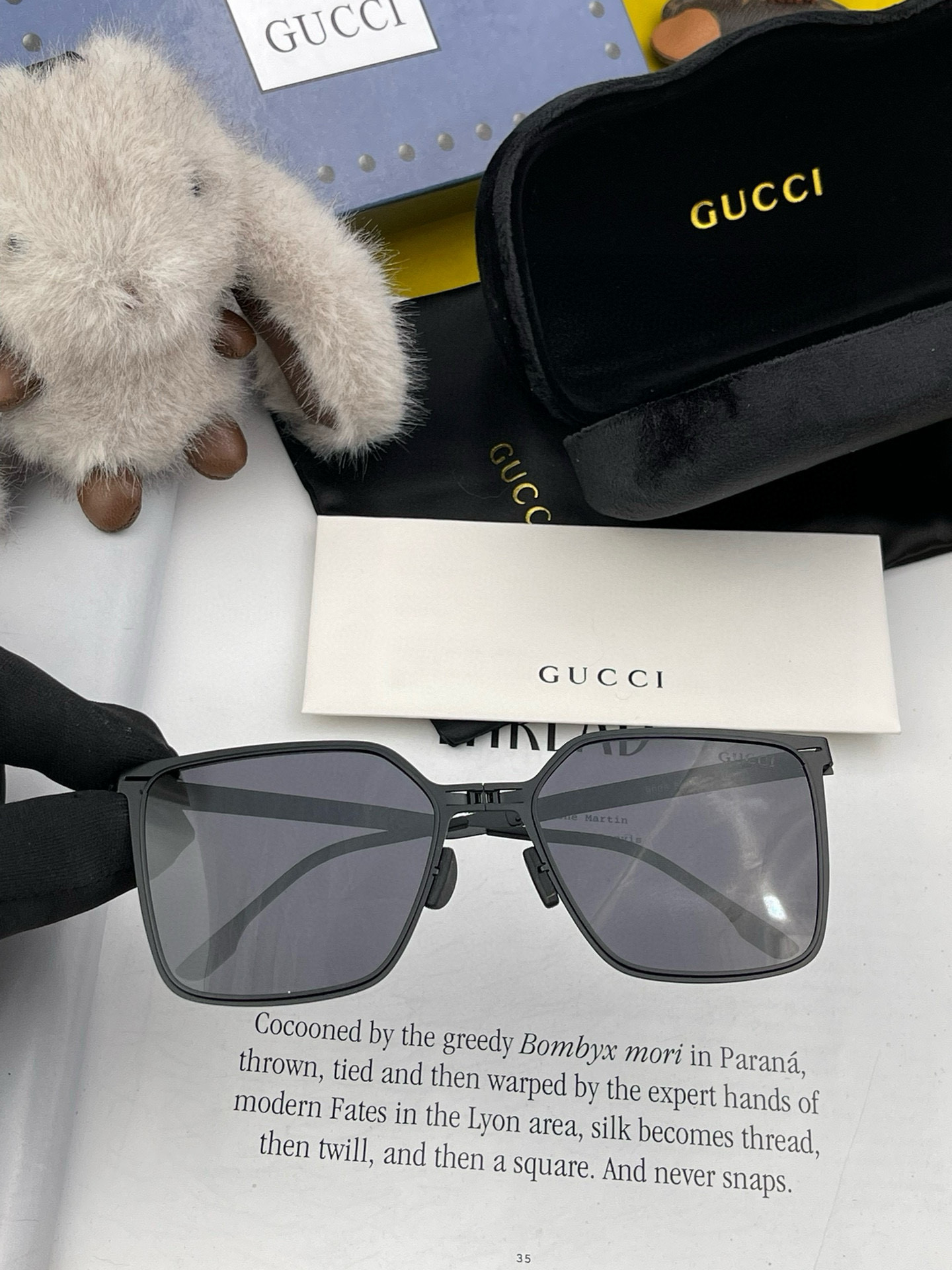         GUCCI 炫彩飞行员偏光太阳镜 ❤️材质：高清尼龙加厚卡槽高清偏光镜片 🌹折叠镜框 更