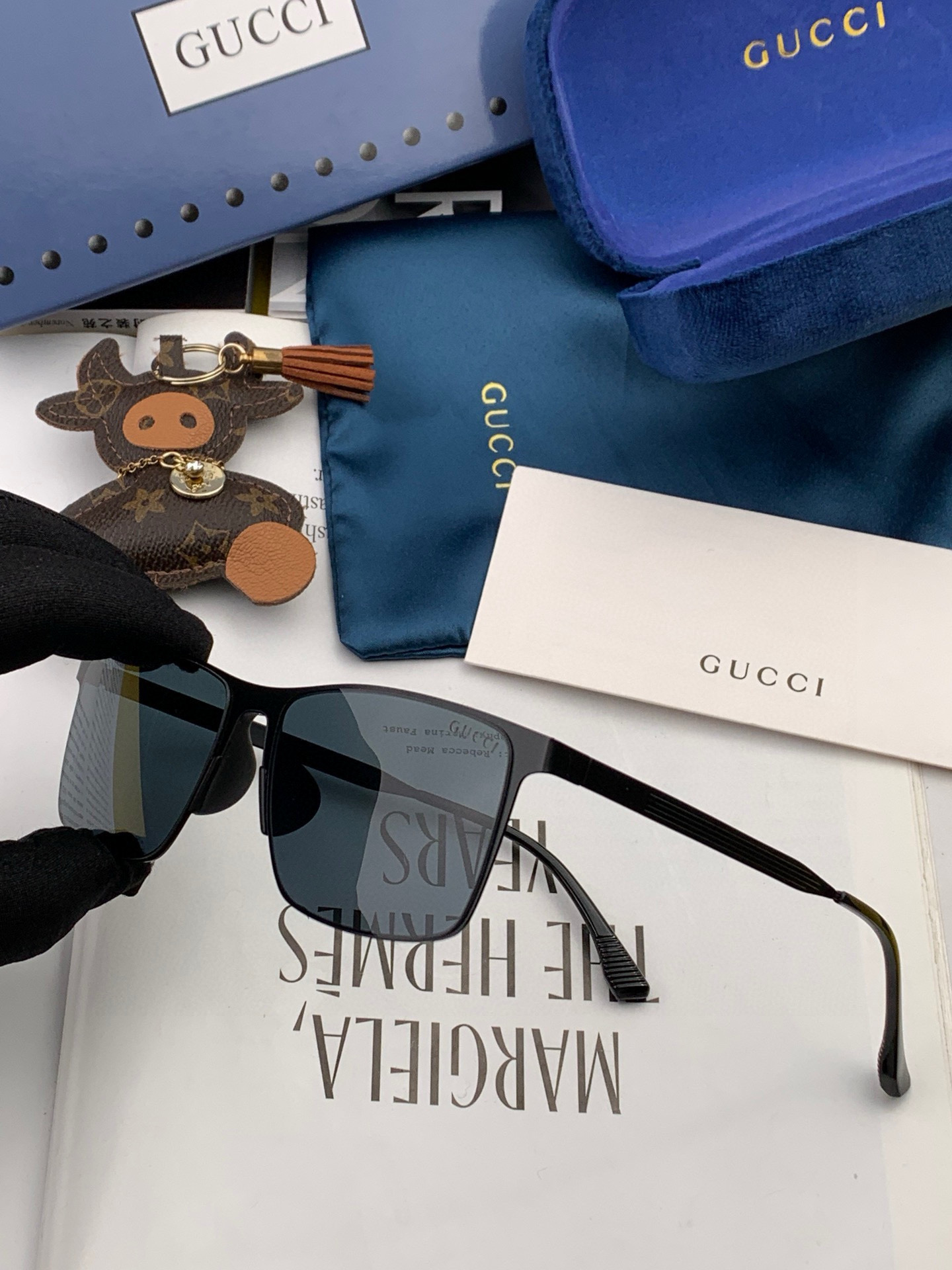        GUCCI 男款炫彩飞行员偏光太阳镜 ❤️材质：高清尼龙加厚卡槽高清偏光镜片 🌹无边框镜架