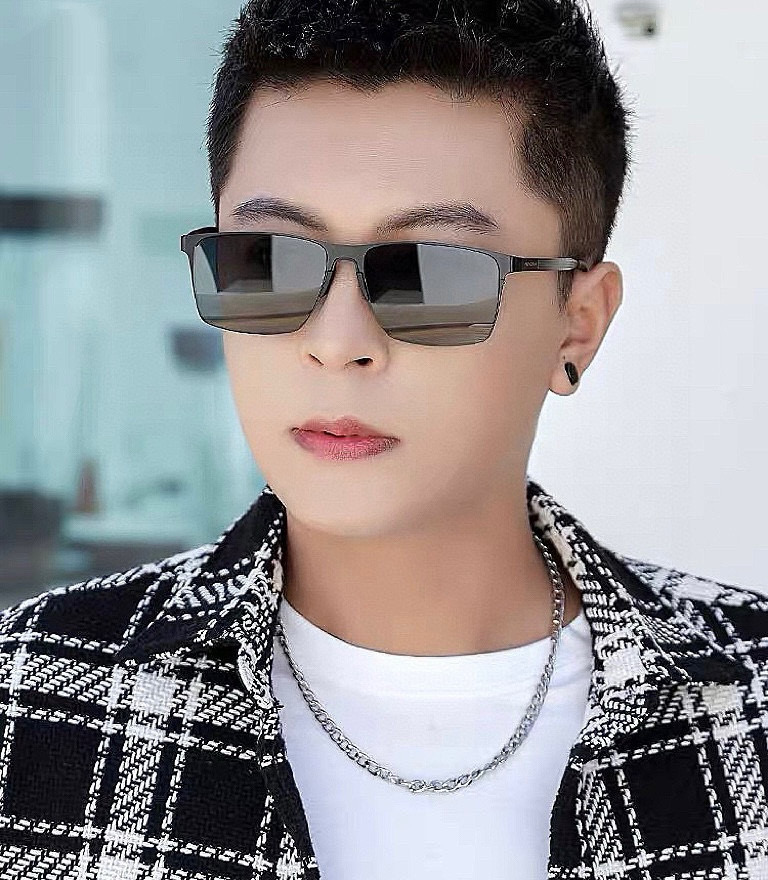        GUCCI 男款炫彩飞行员偏光太阳镜 ❤️材质：高清尼龙加厚卡槽高清偏光镜片 🌹无边框镜架