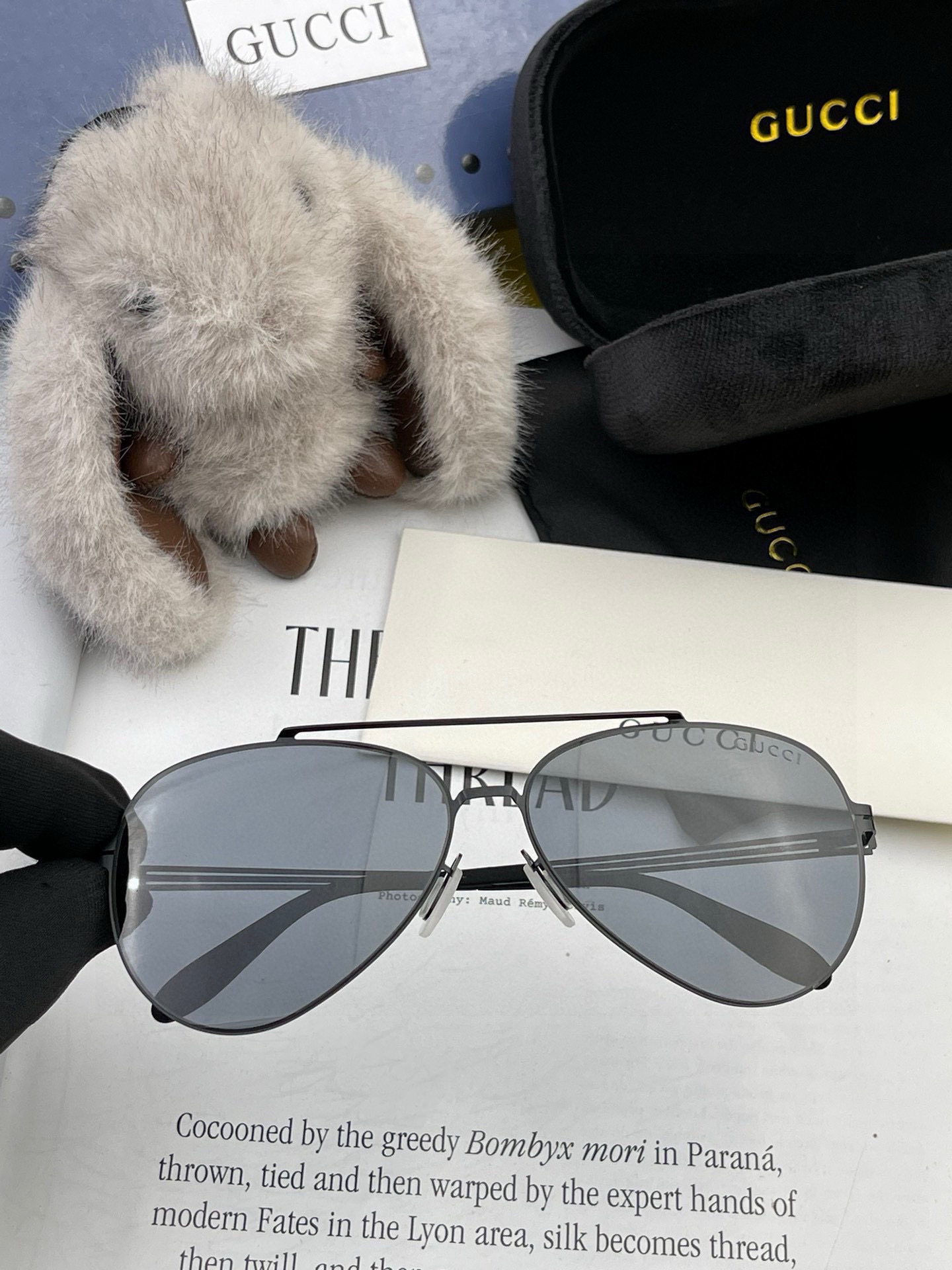        GUCCI 男款炫彩飞行员偏光太阳镜 ❤️材质：高清尼龙加厚卡槽高清偏光镜片 🌹无边框镜架