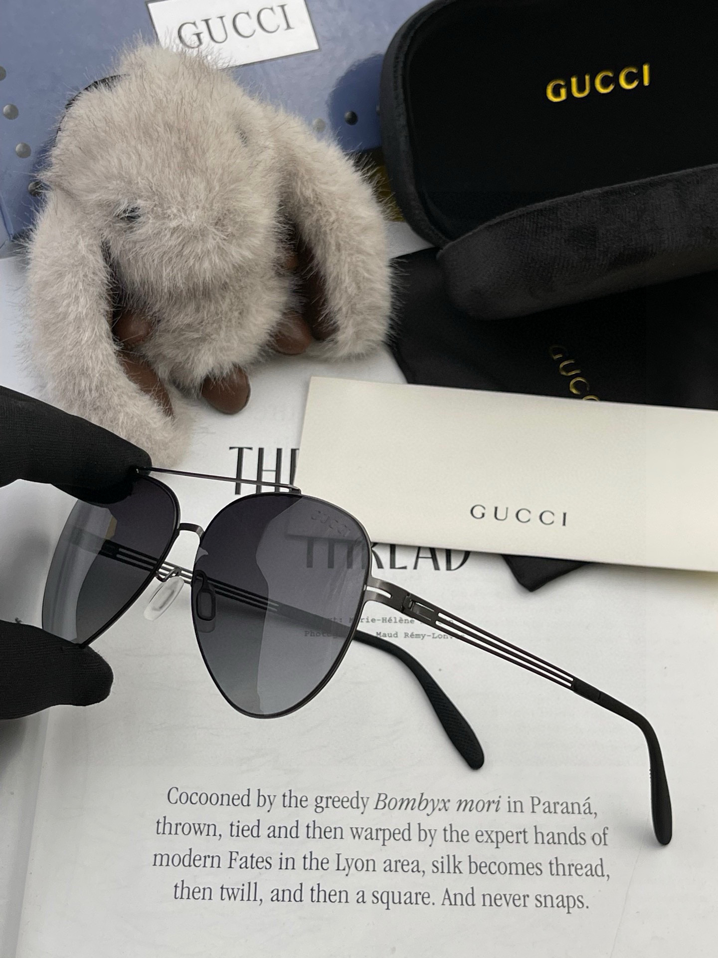        GUCCI 男款炫彩飞行员偏光太阳镜 ❤️材质：高清尼龙加厚卡槽高清偏光镜片 🌹无边框镜架