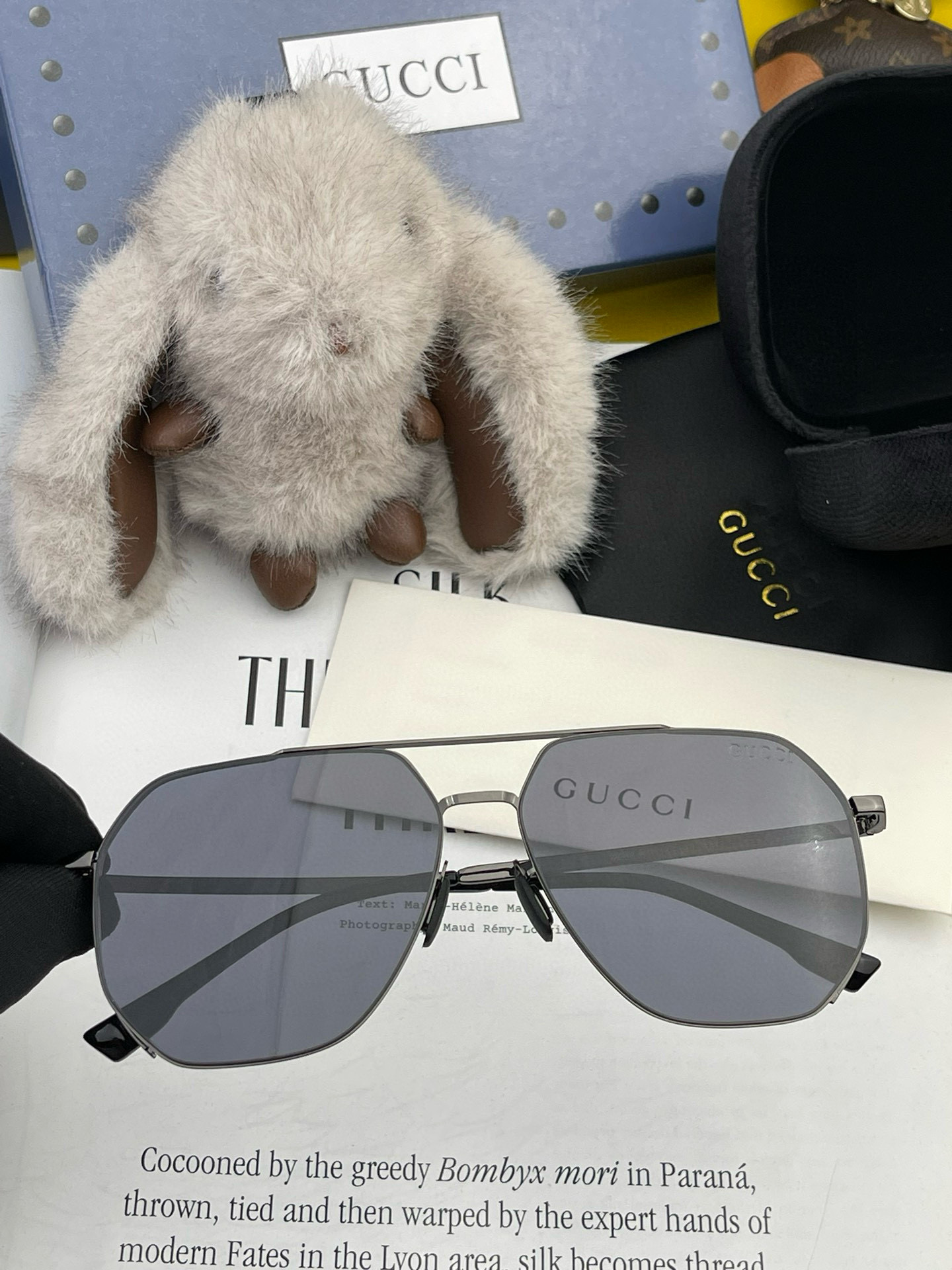        GUCCI 男款炫彩飞行员偏光太阳镜 ❤️材质：高清尼龙加厚卡槽高清偏光镜片 🌹无边框镜架