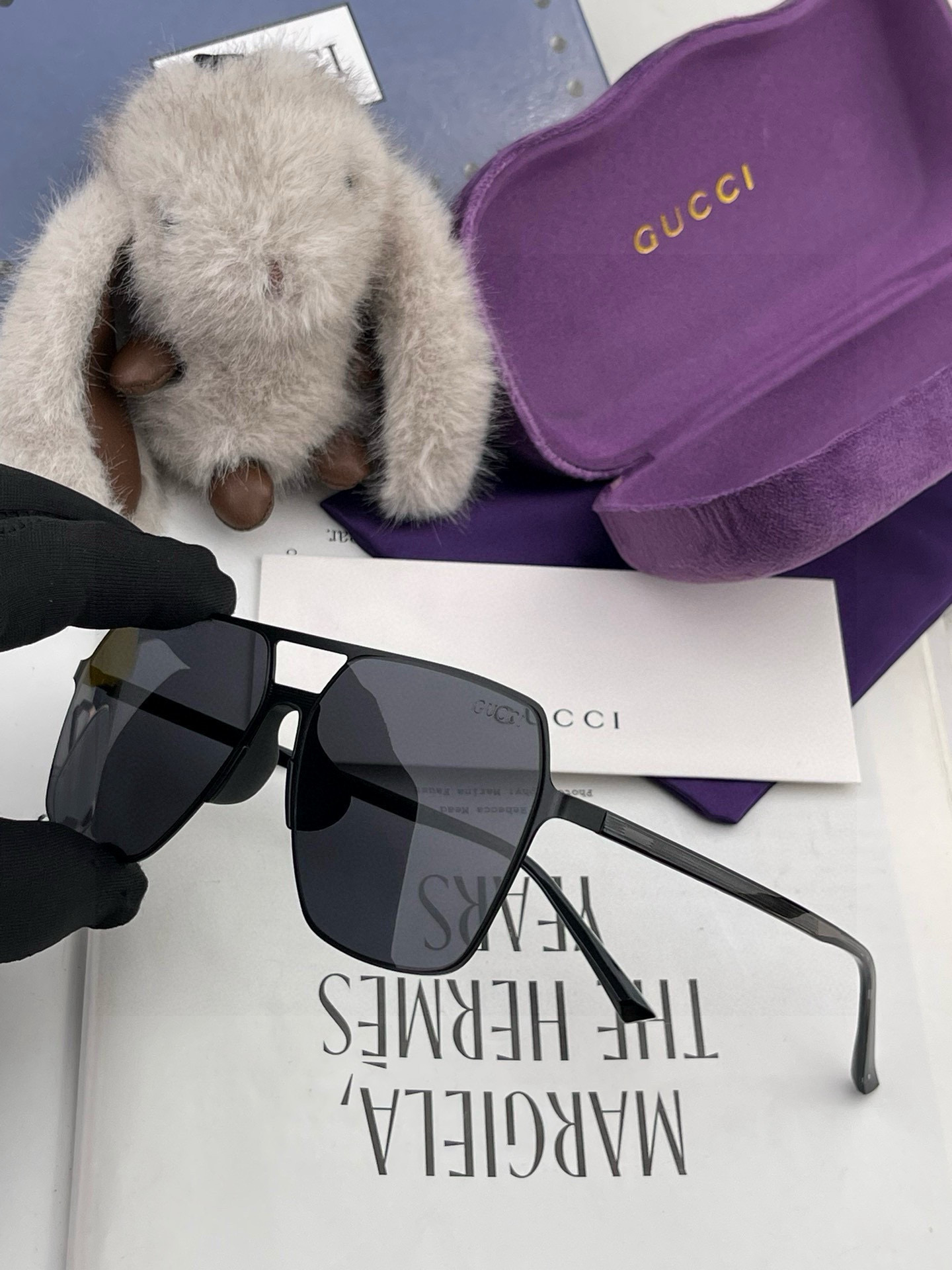         GUCCI 男款炫彩飞行员偏光太阳镜 ❤️材质：高清尼龙加厚卡槽高清偏光镜片 🌹无边框镜