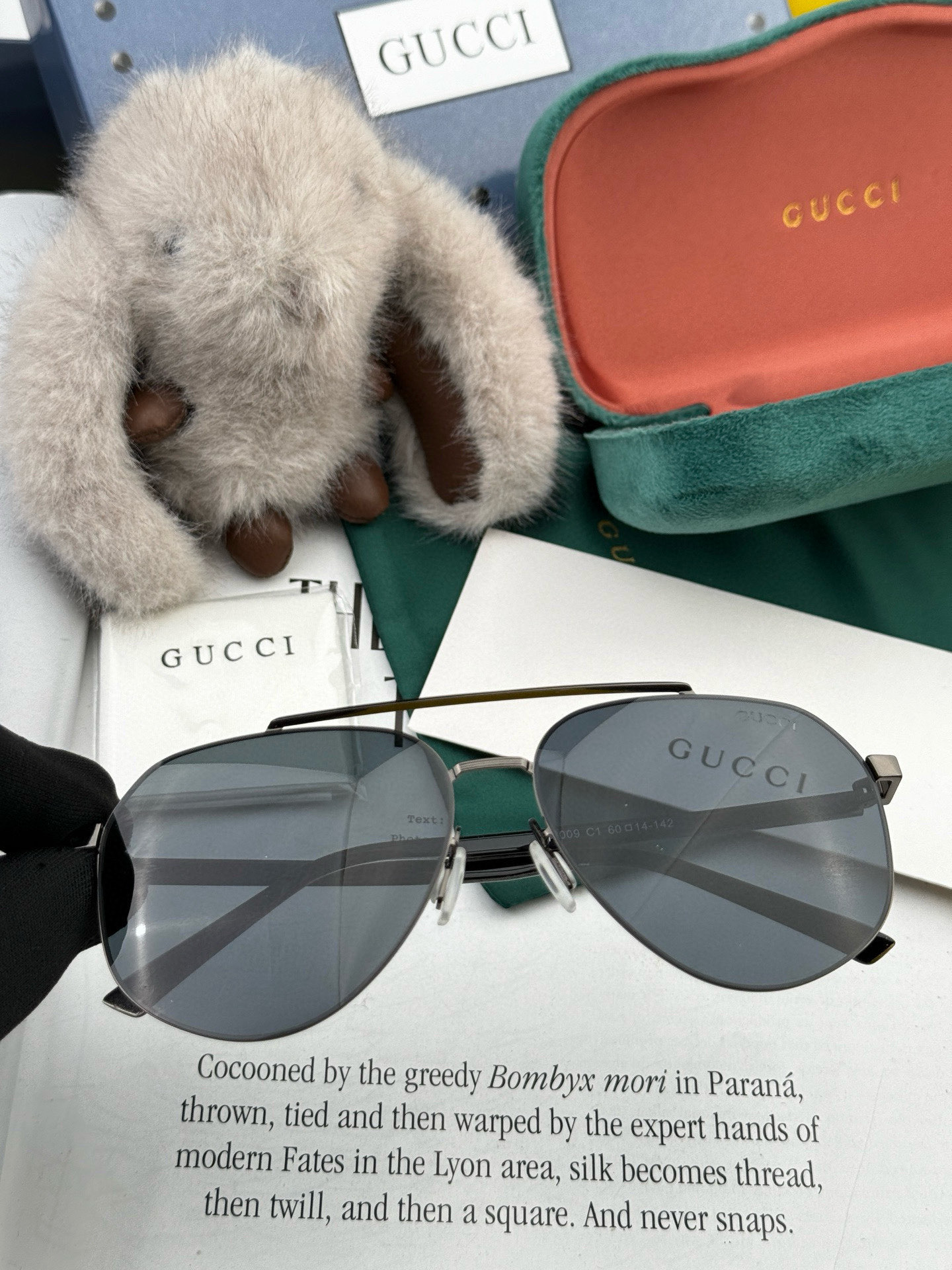         GUCCI 男款炫彩飞行员偏光太阳镜 ❤️材质：高清尼龙加厚卡槽高清偏光镜片 🌹无边框镜