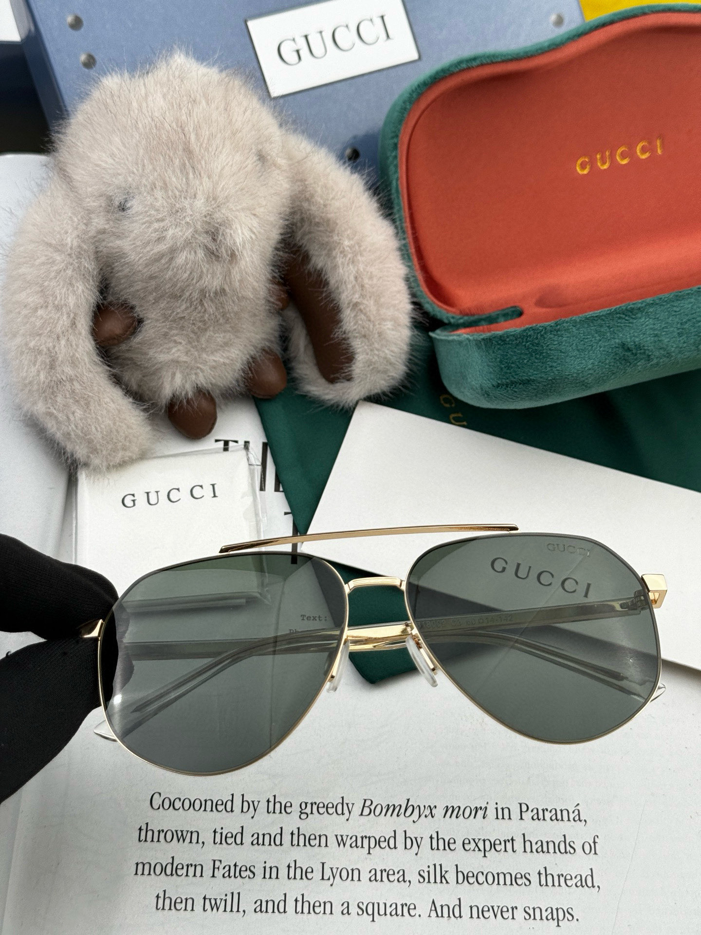         GUCCI 男款炫彩飞行员偏光太阳镜 ❤️材质：高清尼龙加厚卡槽高清偏光镜片 🌹无边框镜