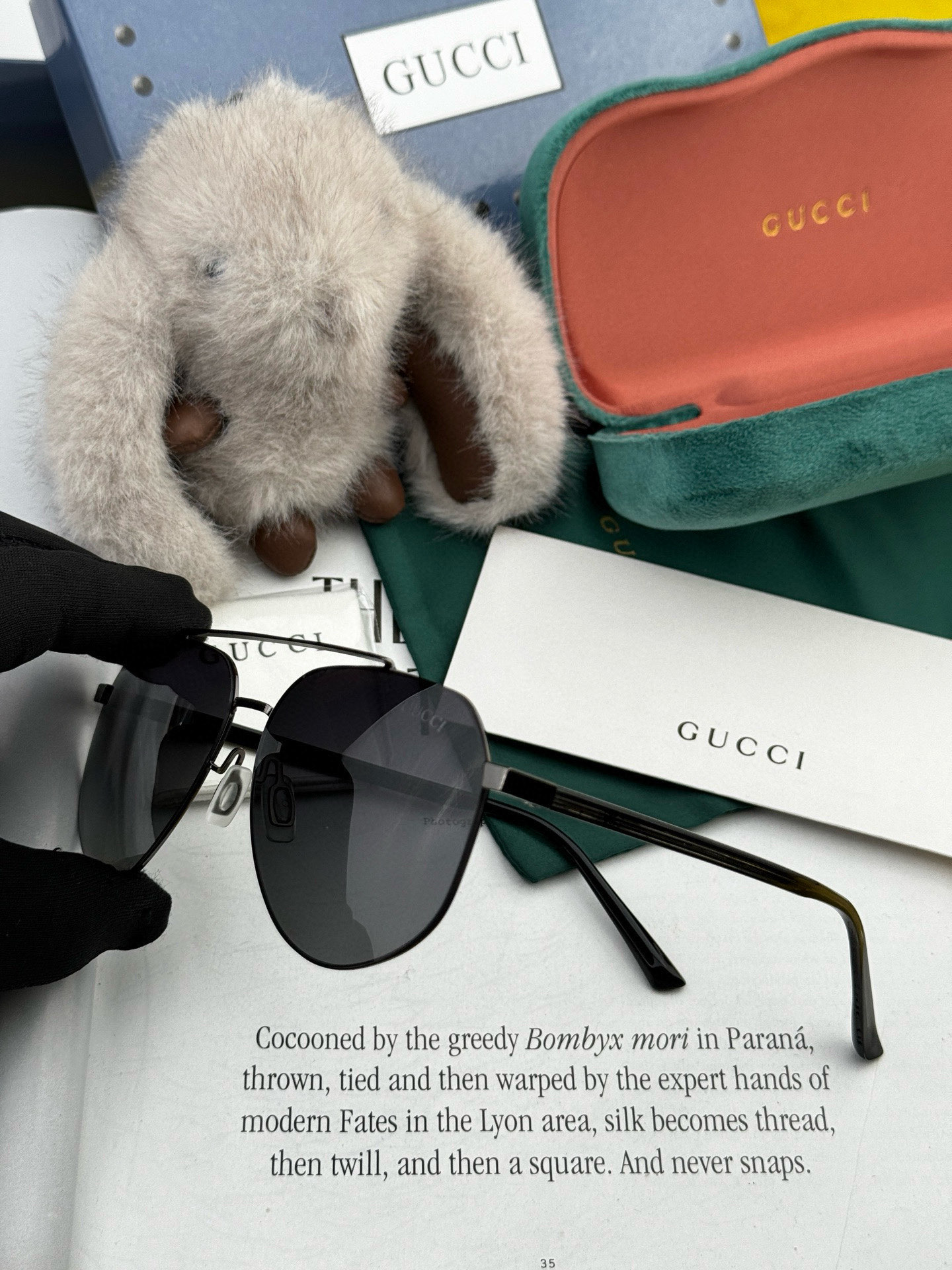         GUCCI 男款炫彩飞行员偏光太阳镜 ❤️材质：高清尼龙加厚卡槽高清偏光镜片 🌹无边框镜