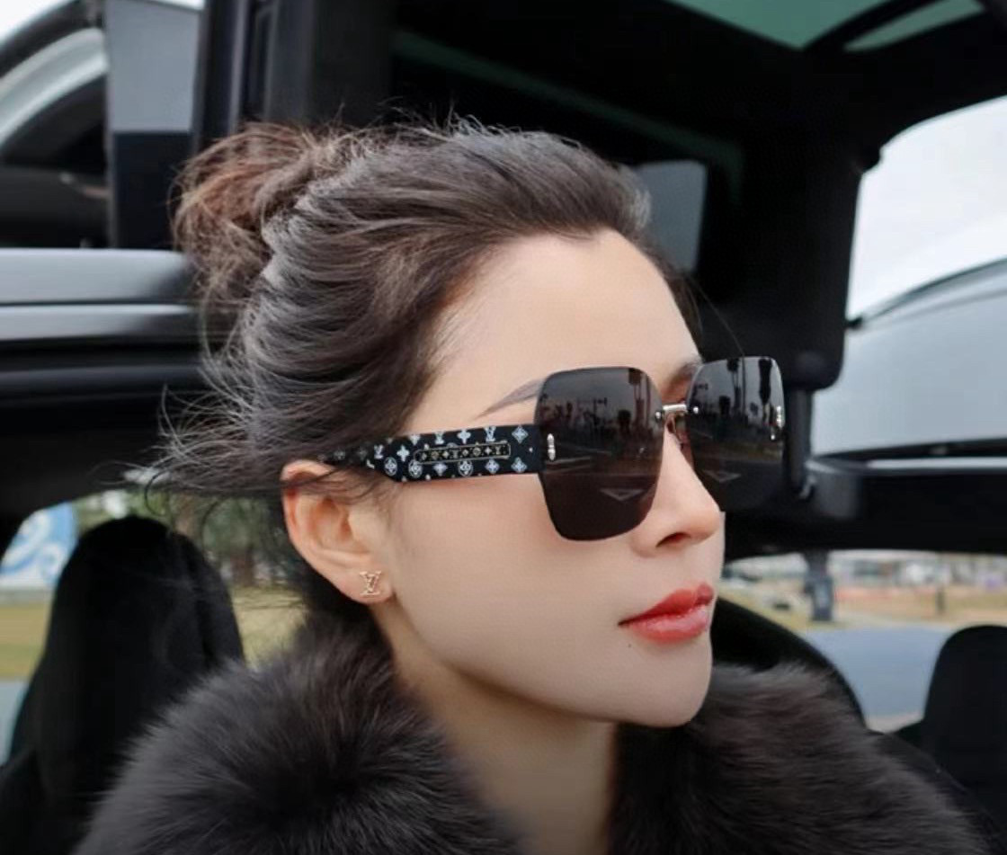 NO:250694,【LV】2025 Spring New Model Fashion Hot Fashionable Square Sunglasses High Quality Comfortable Wearing Internet celebrity trendy sunglasses Model L3100 Glasses Sunglasses Sunglasses, Glasses, louis vuitton19860909【LV】2025开春新款 潮流爆款 时尚方框太阳镜 高品质 佩戴舒适 网红潮款墨镜 型号L3100眼镜墨镜太阳镜,眼镜,louis vuitton,glasses