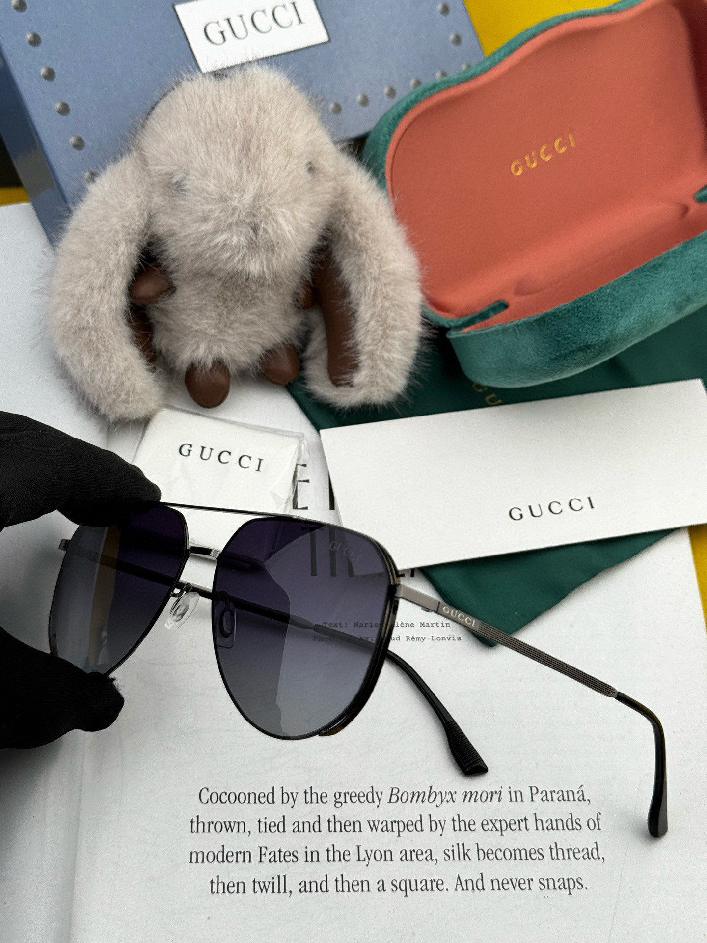         GUCCI 男款炫彩飞行员偏光太阳镜 ❤️材质：高清尼龙加厚卡槽高清偏光镜片 🌹无边框镜
