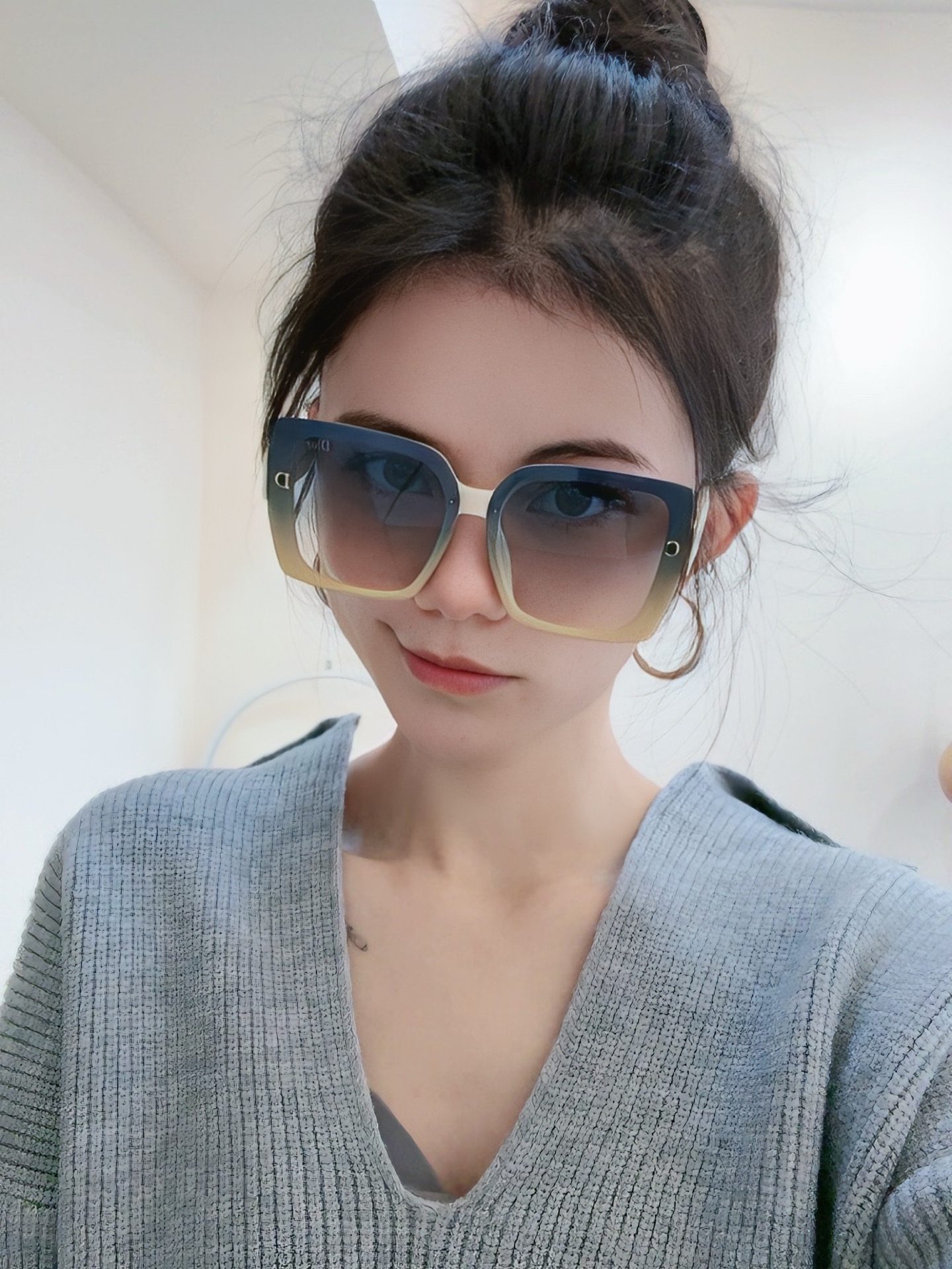 NO:252364,【DIOR-Dio】2025 Spring New Model Fashion Hot Fashionable Square Sunglasses High Quality Comfortable Wearing Internet celebrity trendy sunglasses Women's HD sunglasses High-quality TR frame Model CD0805 Glasses Sunglasses Sunglasses, Glasses, Dior, Dior19860909【DIOR-迪奥】2025开春新款 潮流爆款 时尚方框太阳镜 高品质 佩戴舒适 网红潮款墨镜 女士高清太阳镜 高品质TR镜框 型号CD0805眼镜墨镜太阳镜,眼镜,dior,dior,glasses