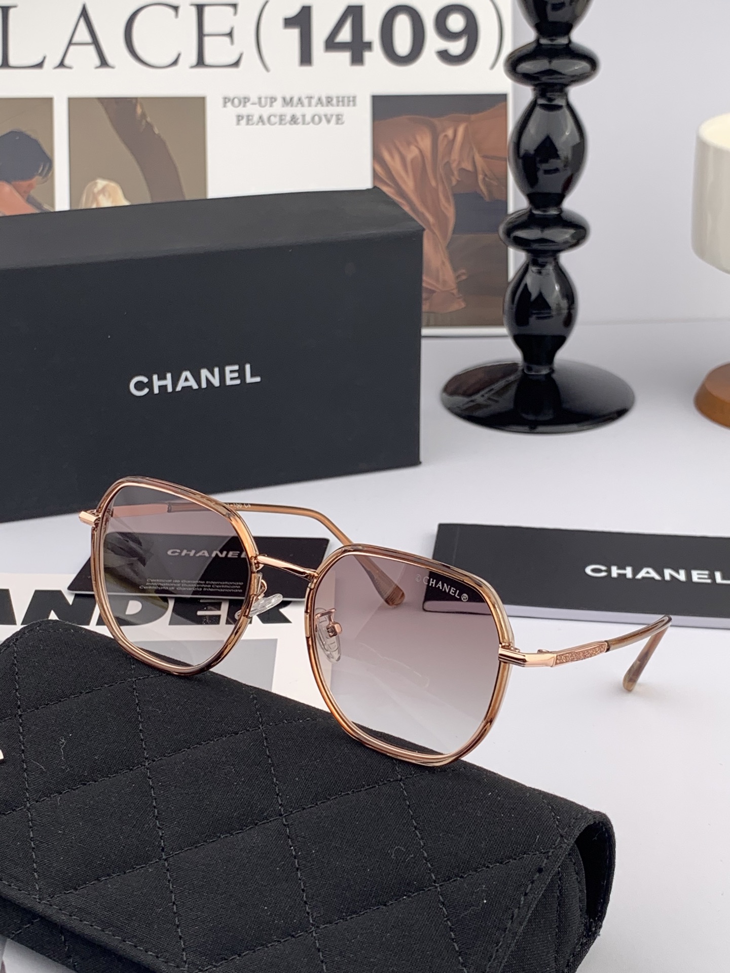    新品CHANEL 香奈儿太阳镜以独特魅力和前卫风格诠释春夏最新眼镜，质感超好佩带舒适 型号：CH9