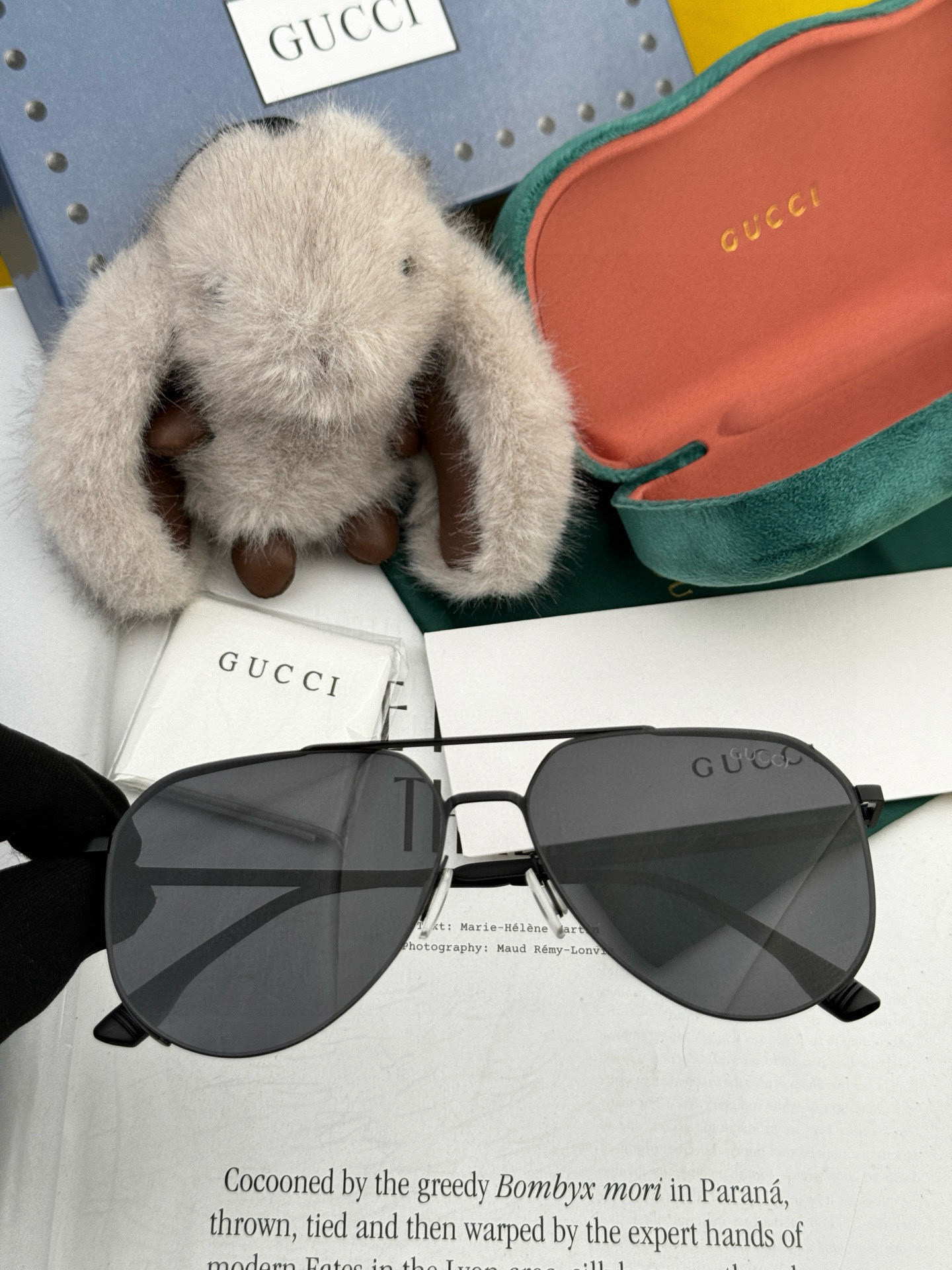         GUCCI 男款炫彩飞行员偏光太阳镜 ❤️材质：高清尼龙加厚卡槽高清偏光镜片 🌹无边框镜