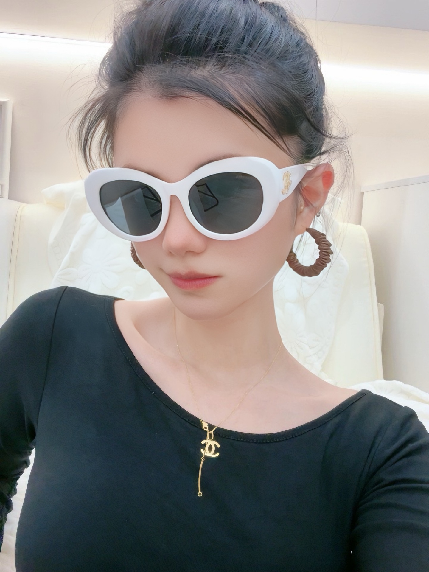   新品CHANEL 香奈儿太阳镜以独特魅力和前卫风格诠释春夏最新眼镜，质感超好佩带舒适 型号：CH0