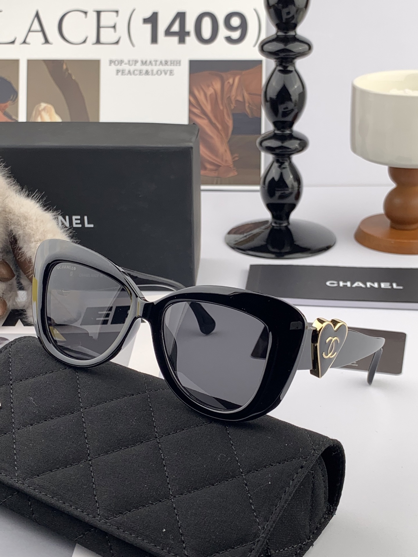    新品CHANEL 香奈儿太阳镜以独特魅力和前卫风格诠释春夏最新眼镜，质感超好佩带舒适 型号：CH8