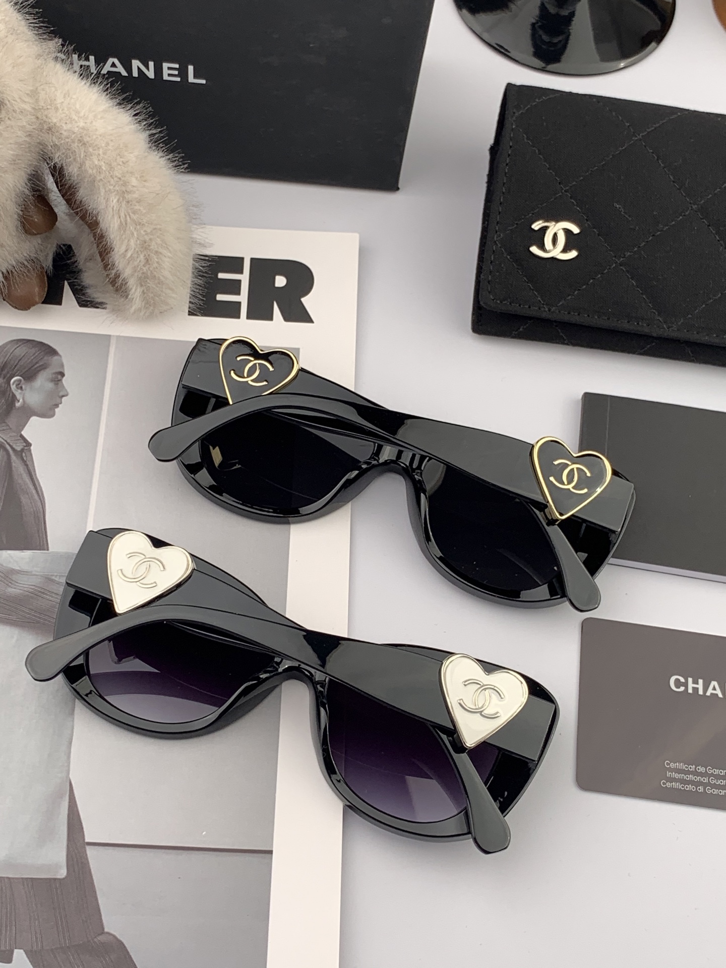    新品CHANEL 香奈儿太阳镜以独特魅力和前卫风格诠释春夏最新眼镜，质感超好佩带舒适 型号：CH8