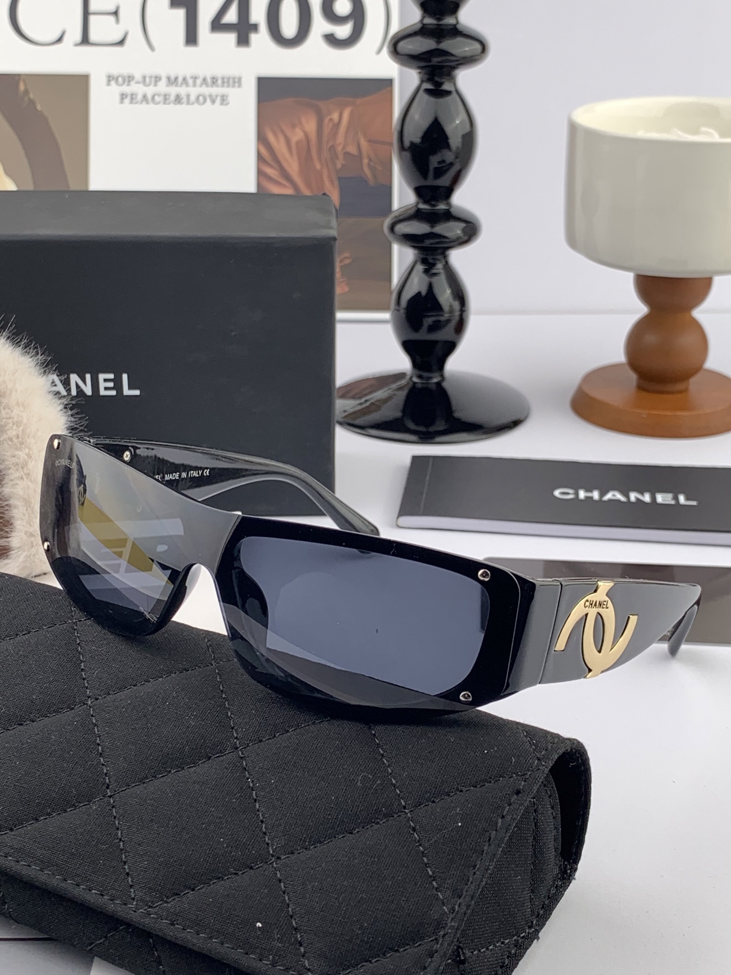    新品CHANEL 香奈儿太阳镜以独特魅力和前卫风格诠释春夏最新眼镜，质感超好佩带舒适 型号：CH2