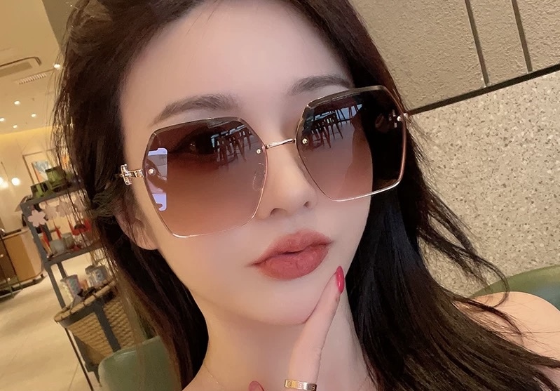 [Dior Eyewear]