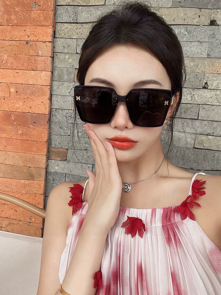    HERMES 爱马仕 2025开春新款🎈原版出货 网红超爆款💙经典奢华全球风强酷亲亲 时尚方框太阳