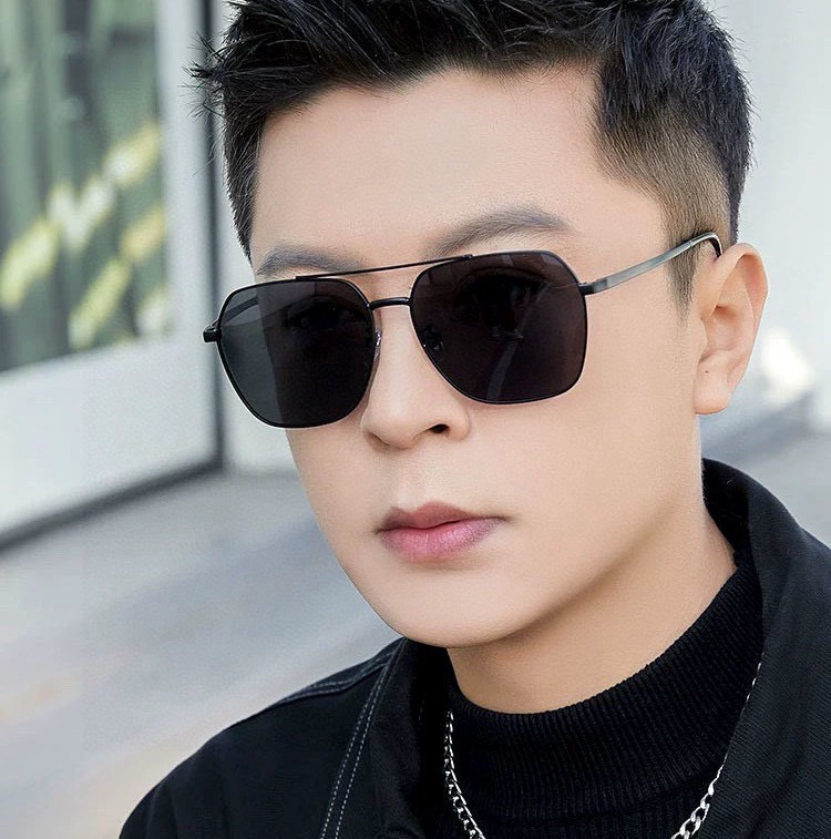   Gucci 。  高品质男女款墨镜   👍 进口宝丽来偏光镜片  。蛤蟆镜 开车钓鱼都可 。百搭显瘦