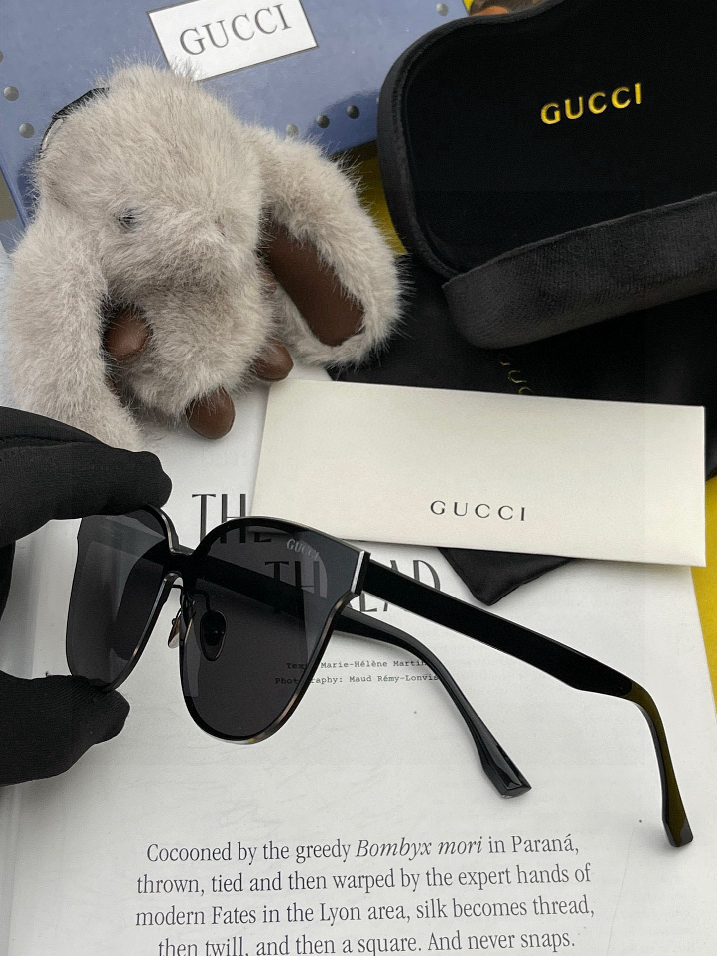  连体镜GUCCI2024开春新款一体镜 大框太阳镜男女同款 😎 
爆款大框尼龙太阳镜 超逼格超酷 
镜