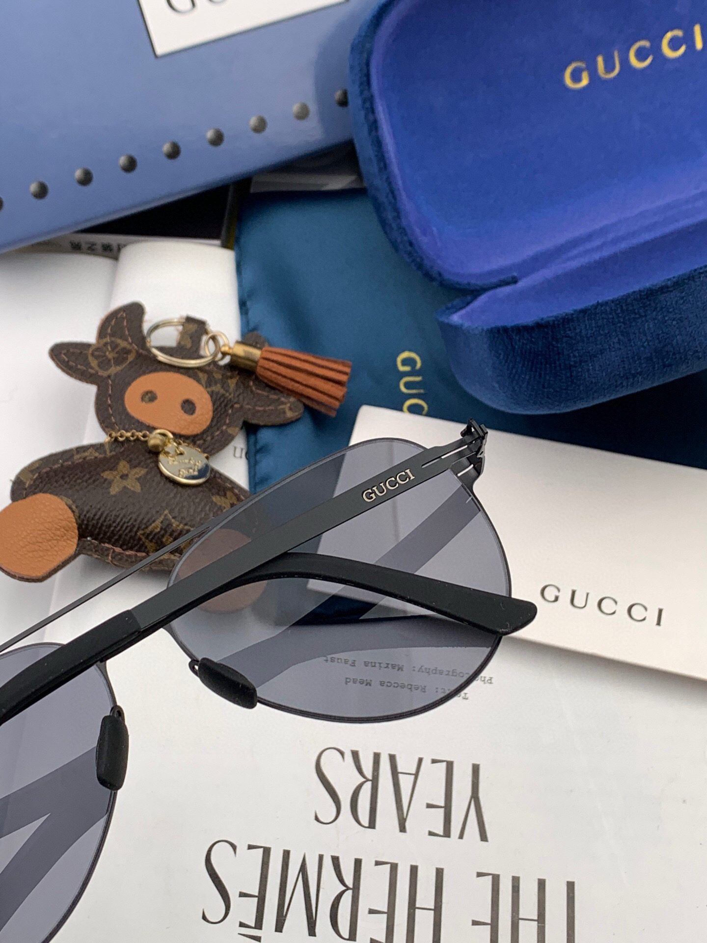 ♦️ GUCCI 2025新款男女情侣款太阳镜多边形墨镜iP电镀永不褪色 超轻超有弹性整幅眼镜无螺丝重要