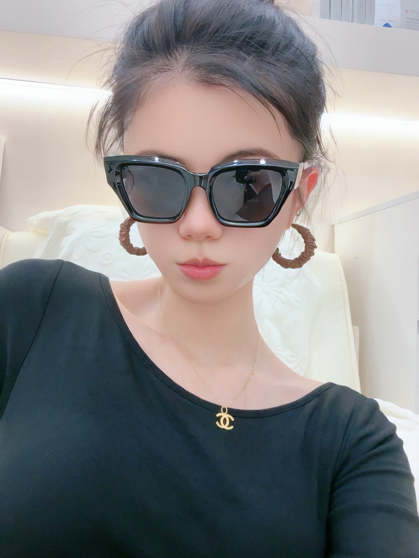   LV 2025新款女士方框太阳眼镜 开车墨镜 新款太阳镜  时尚大方 舒适轻盈 精致奢华 超轻 型号