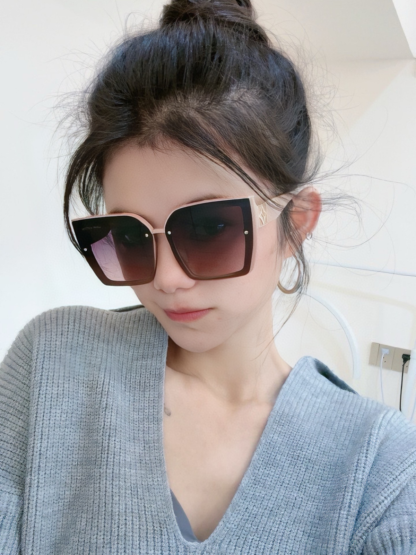   【TR偏光系列】lv大框太阳镜墨镜经典的方框设计，不挑脸型，无论搭配大衣还是连衣裙都非常显气质偏光镜