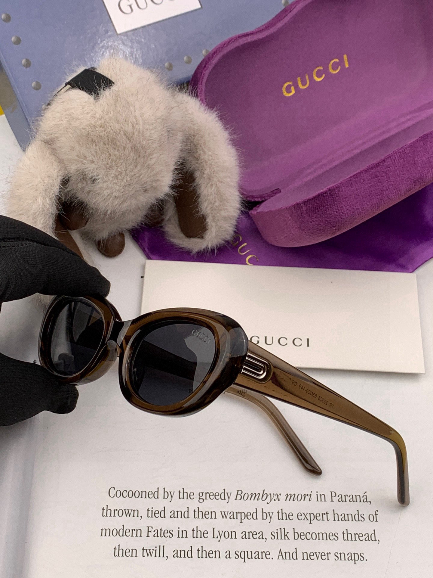   【TR偏光系列】Gucci   经典的小框设计，情侣款不挑脸型，无论搭配大衣还是连衣裙都非常显气质偏