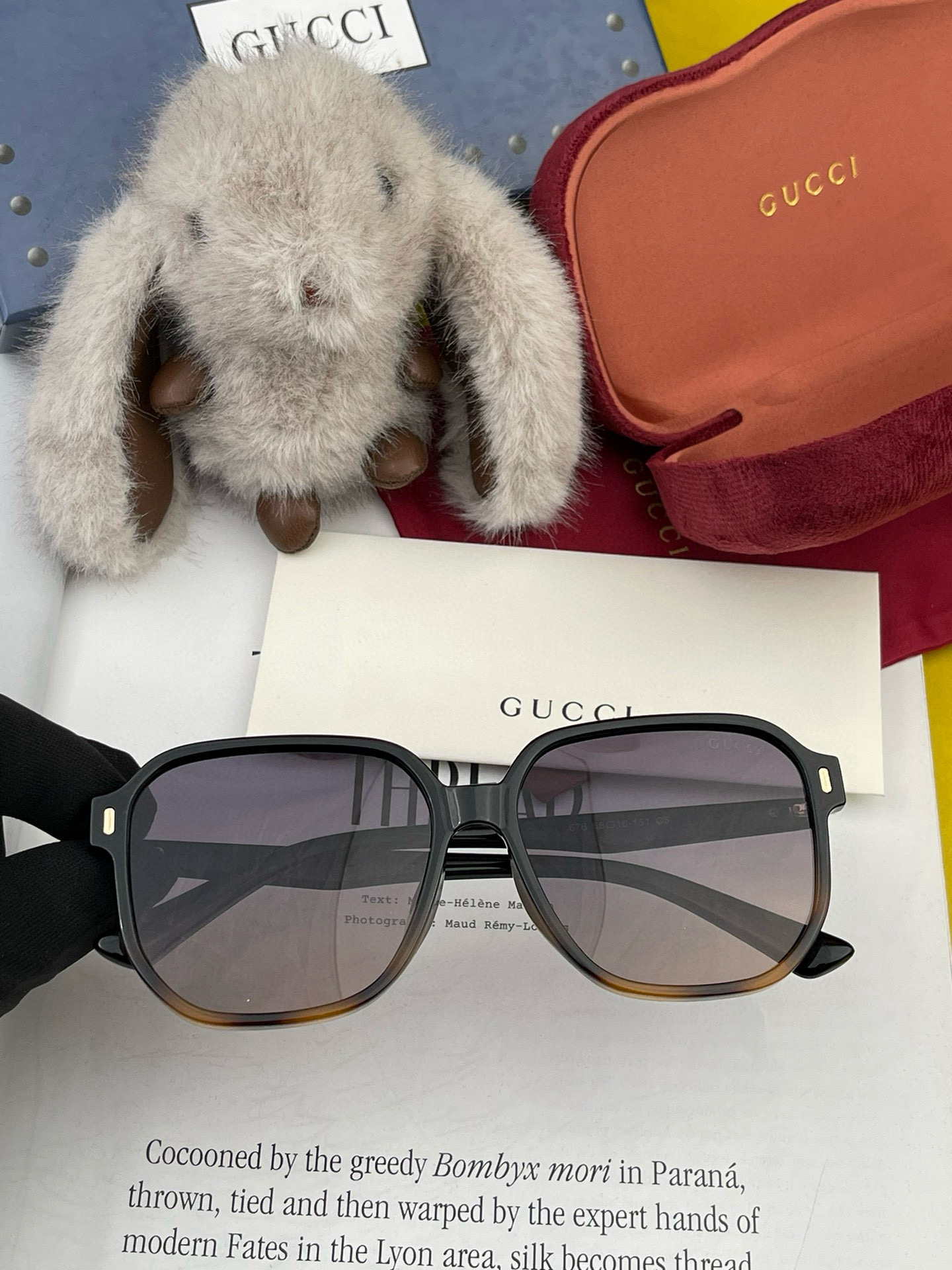   【TR偏光系列】Gucci   经典的方框设计，情侣款不挑脸型，无论搭配大衣还是连衣裙都非常显气质偏