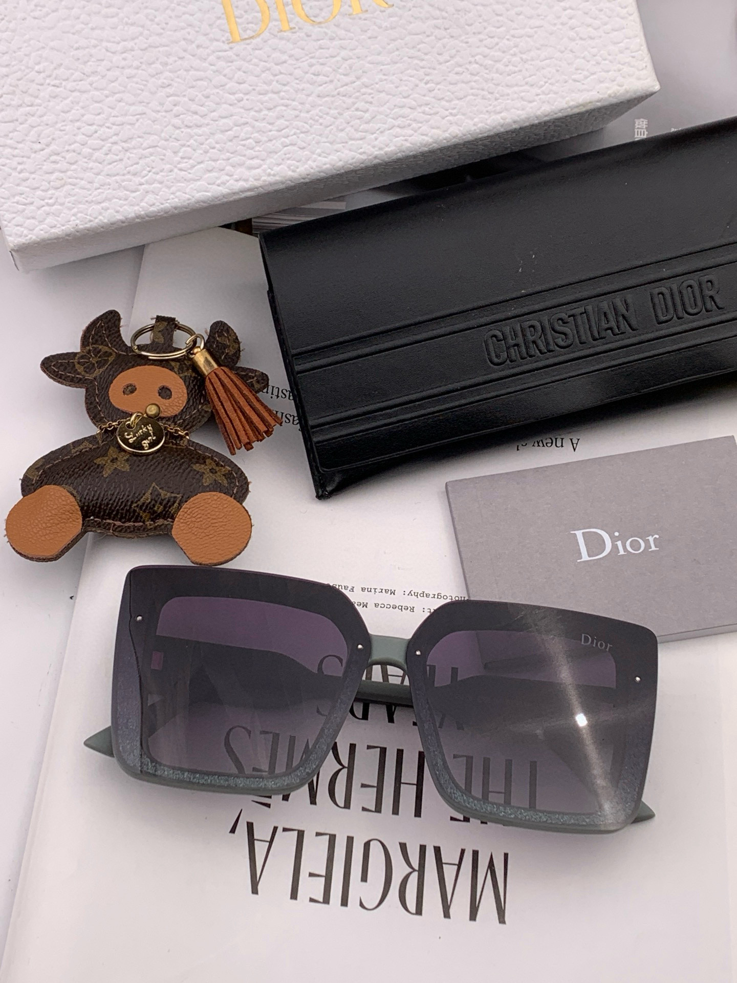  🔺 【DIOR-迪奥】2025开春新款 潮流爆款 时尚方框偏光太阳镜 高品质 佩戴舒适 网红潮款墨镜 