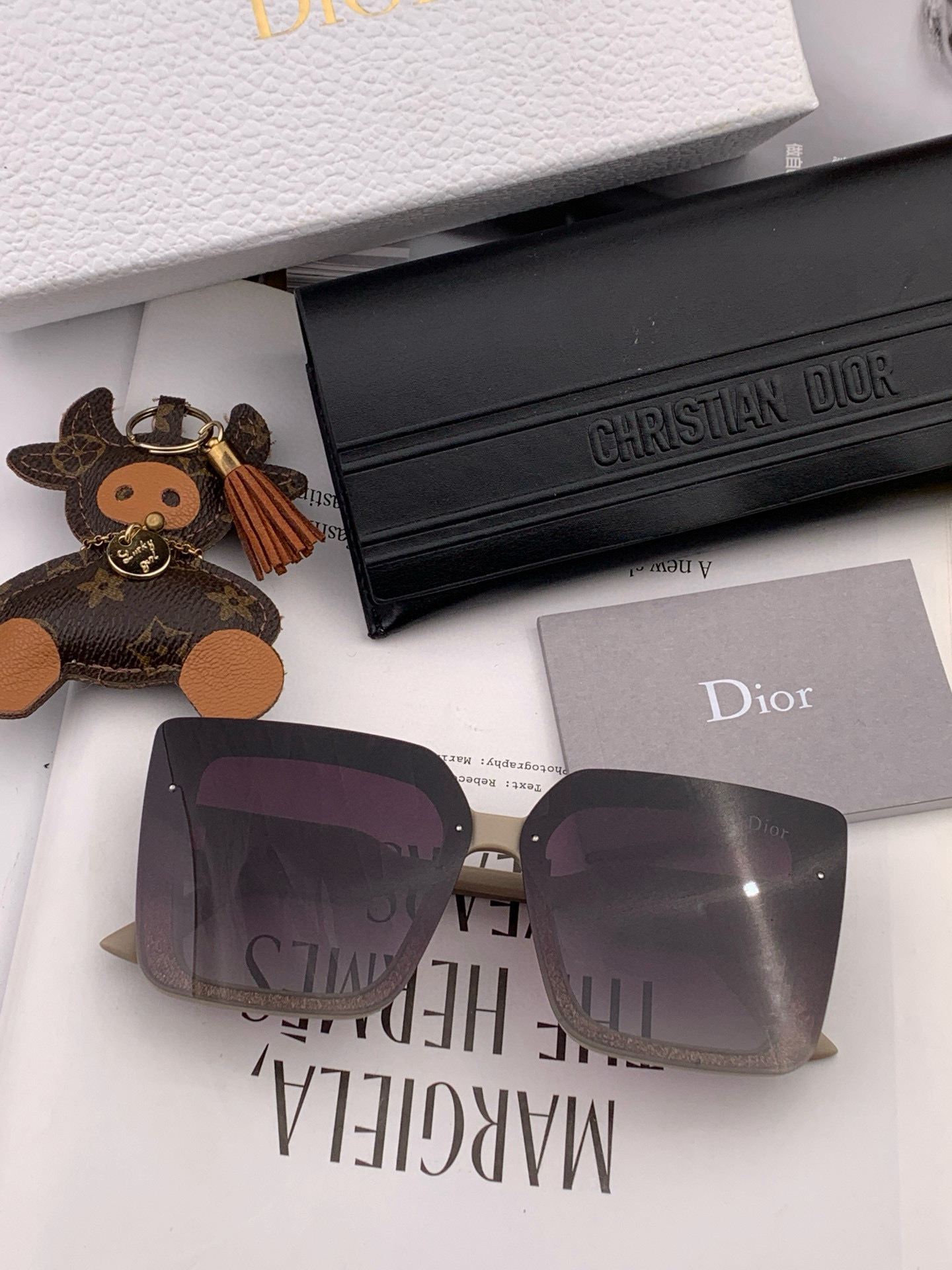  🔺 【DIOR-迪奥】2025开春新款 潮流爆款 时尚方框偏光太阳镜 高品质 佩戴舒适 网红潮款墨镜 