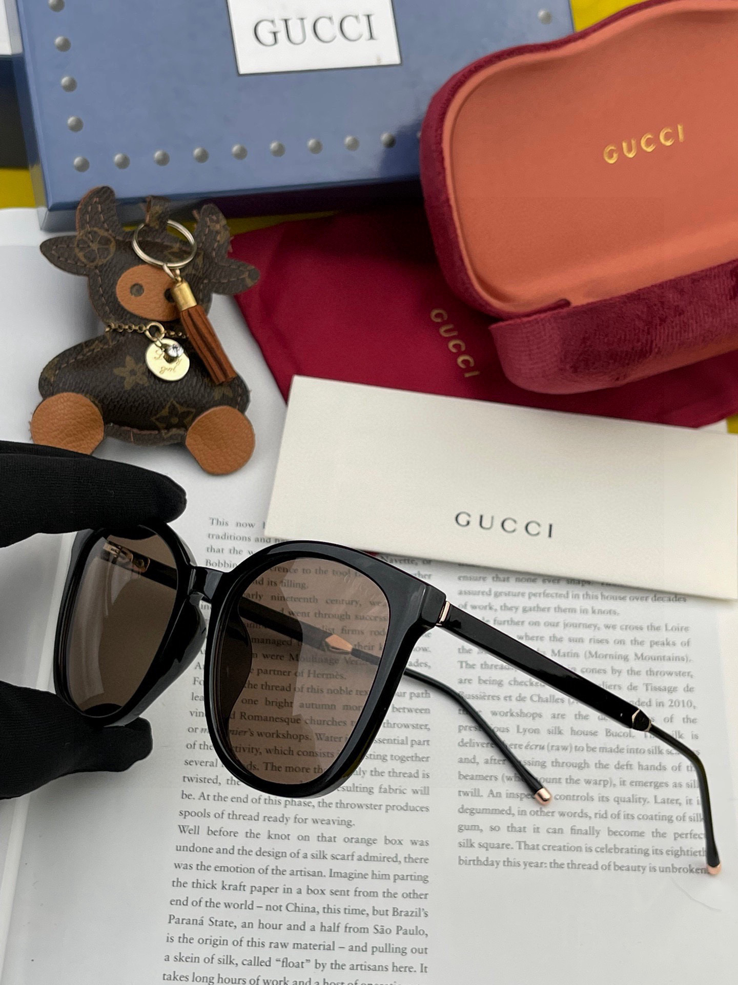   【TR偏光系列】Gucci   经典的圆框设计，情侣款不挑脸型，无论搭配大衣还是连衣裙都非常显气质偏