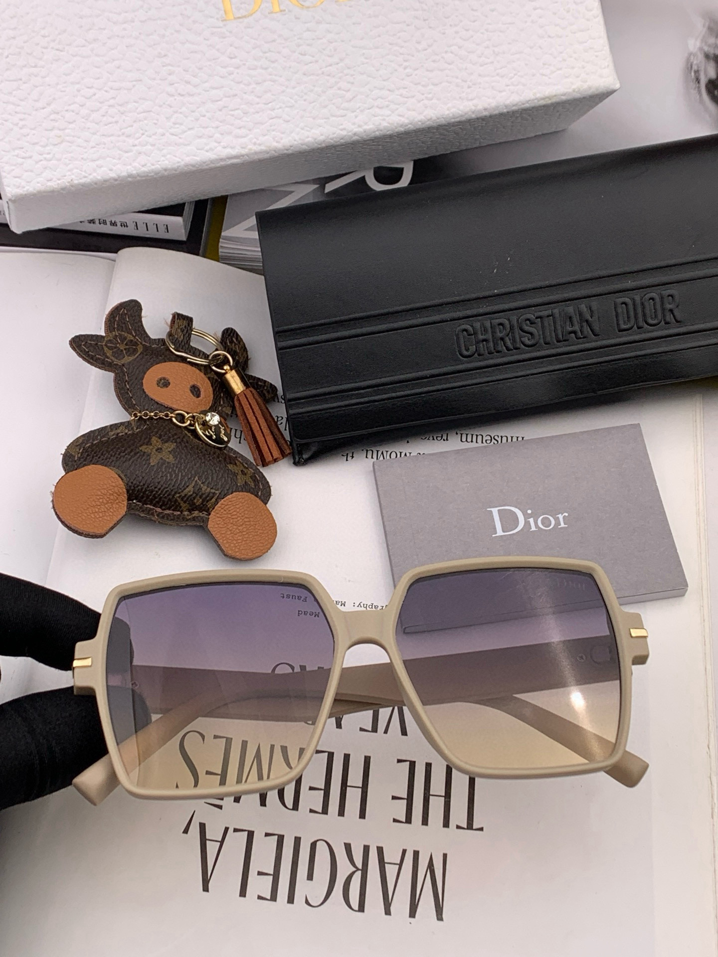 🔺 【DIOR】2025开春新款 潮流爆款 时尚方框偏光太阳镜 高品质 佩戴舒适 网红潮款墨镜 女士高清