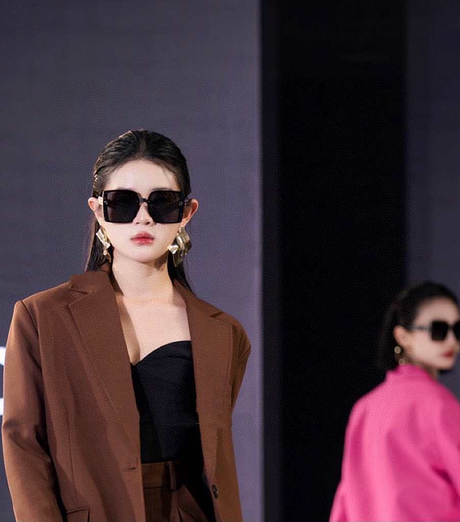 🔺 【DIOR-迪奥】2025开春新款 潮流爆款 时尚方框偏光太阳镜 高品质 佩戴舒适 网红潮款墨镜 型