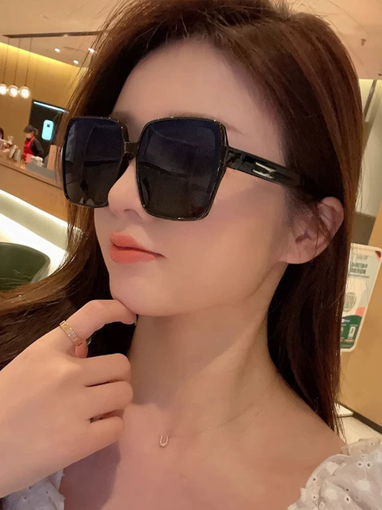   【GUCCI】2025新款潮流爆款 时尚方框太阳镜 佩戴舒适 网红潮款墨镜  女士高清加厚偏光太阳镜