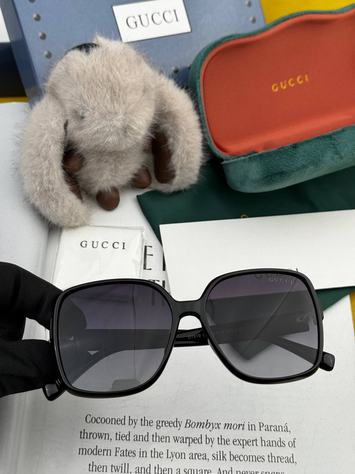   【GUCCI】2025新款潮流爆款 时尚方框太阳镜 佩戴舒适 网红潮款墨镜  女士高清加厚偏光太阳镜
