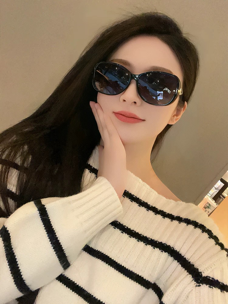  【CHANEL】香奈儿 2025新款山茶花潮流爆款 时尚圆框高清偏光太阳镜 佩戴舒适 网红潮款墨镜  