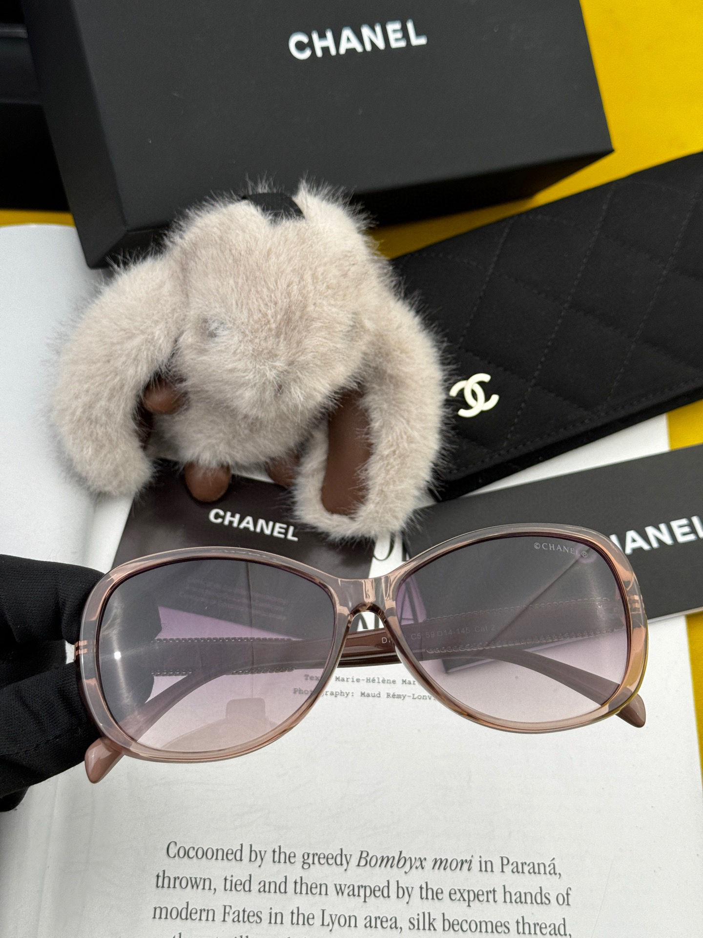  【CHANEL】香奈儿 2025新款山茶花潮流爆款 时尚圆框高清偏光太阳镜 佩戴舒适 网红潮款墨镜  