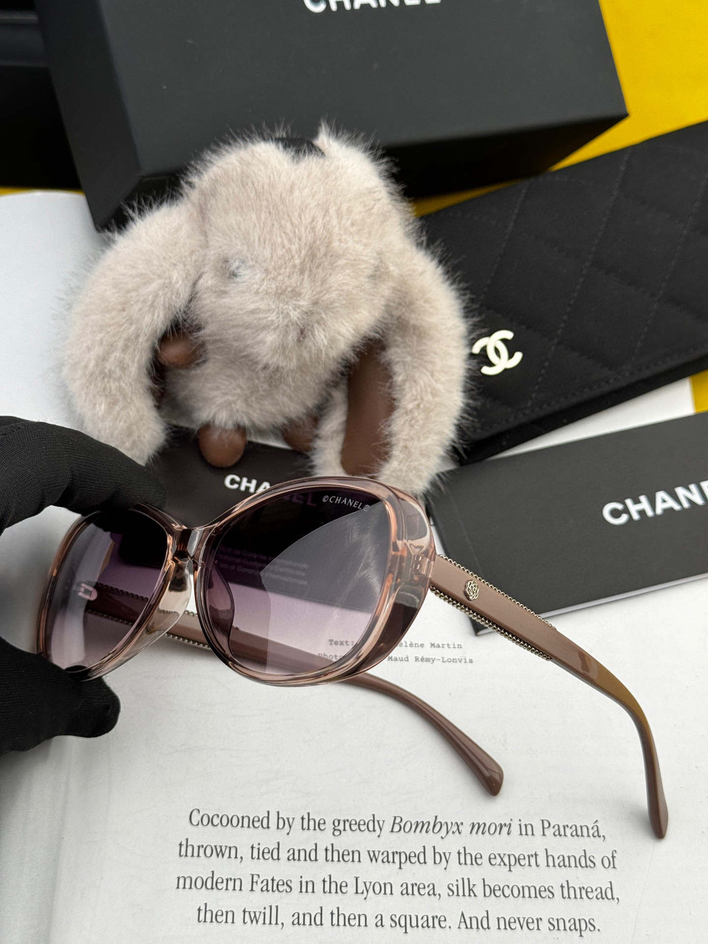  【CHANEL】香奈儿 2025新款山茶花潮流爆款 时尚圆框高清偏光太阳镜 佩戴舒适 网红潮款墨镜  