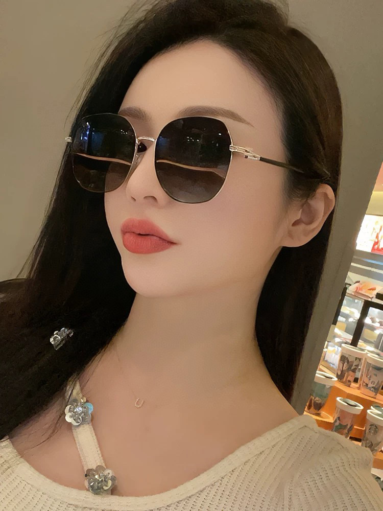   Gucci 🔥  高品质男女款墨镜   👍 进口宝丽来偏光镜片  🔥蛤蟆镜 开车钓鱼都可 🔥百搭显瘦