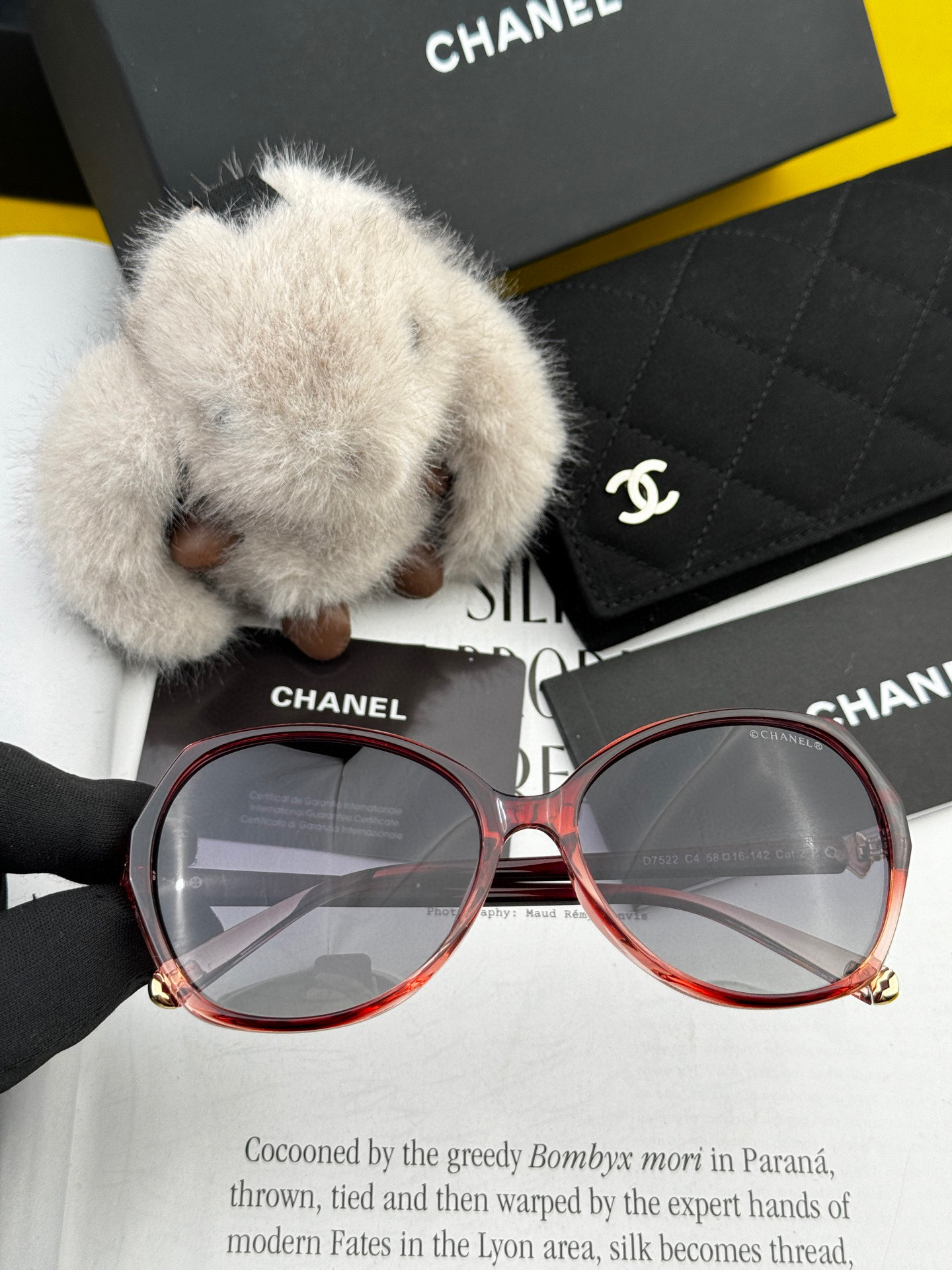   【CHANEL】香奈儿 2025新款潮流爆款 时尚方框太阳镜 佩戴舒适 网红潮款墨镜  女士高清加厚