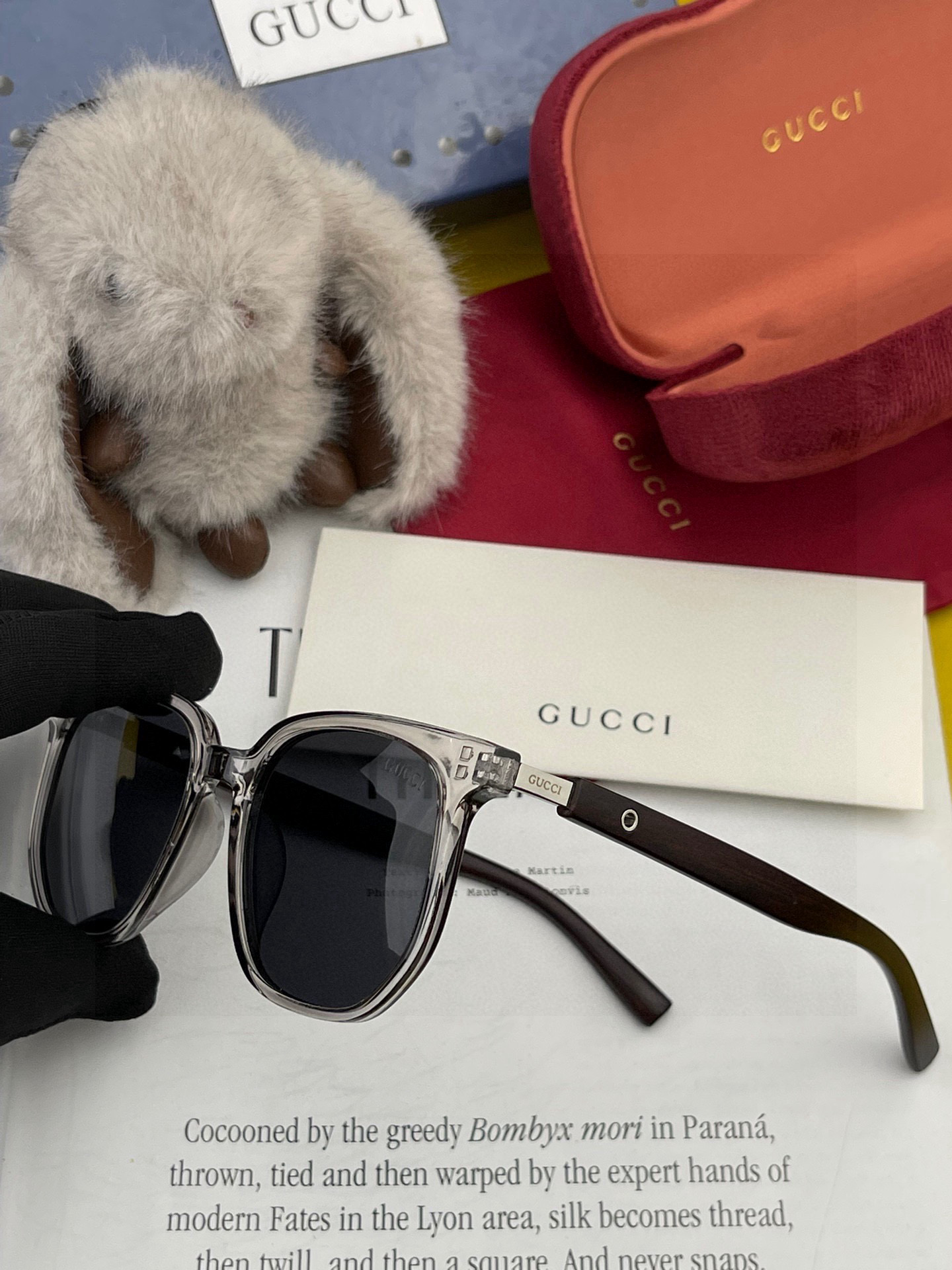   超好看 潮酷【GUCCI】古驰 新款款太阳镜以独特魅力和前卫风格诠释春夏最新眼镜，以方框设计，中梁连