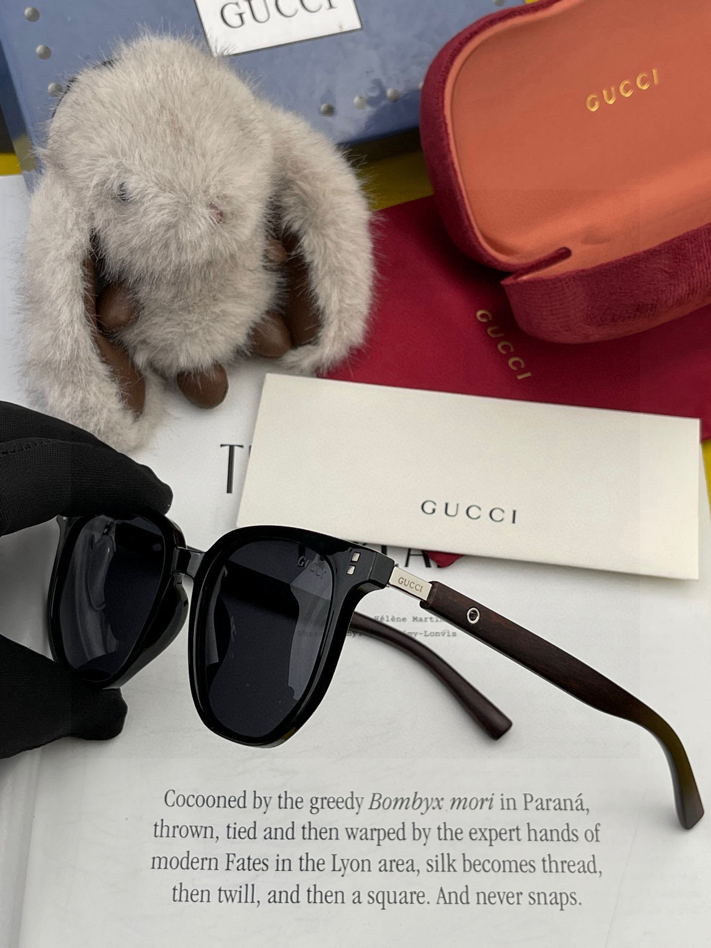   超好看 潮酷【GUCCI】古驰 新款款太阳镜以独特魅力和前卫风格诠释春夏最新眼镜，以方框设计，中梁连