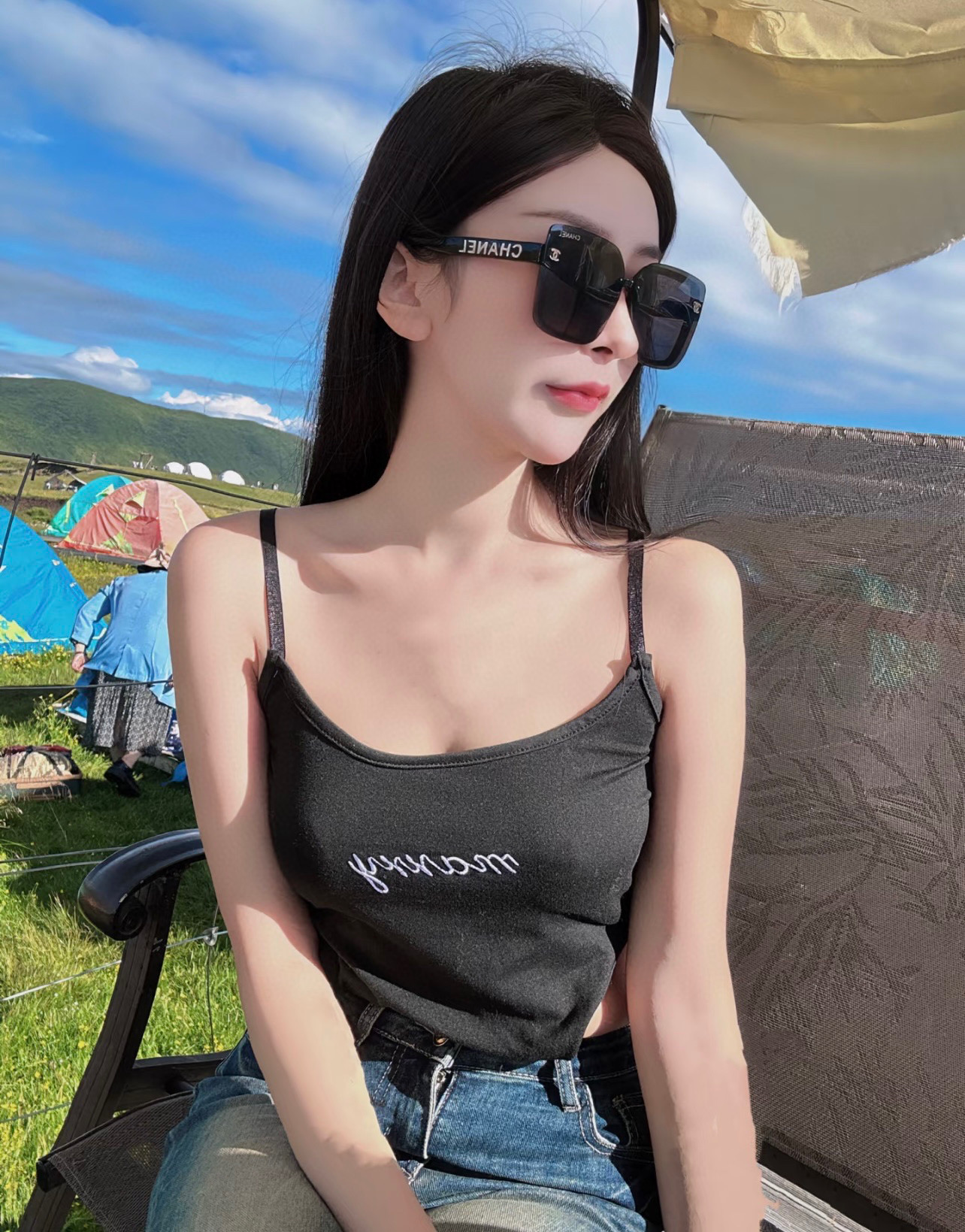    Chanel大框太阳镜墨镜  经典的方框设计，不挑脸型，无论搭配大衣还是连衣裙都非常显气质偏光镜片