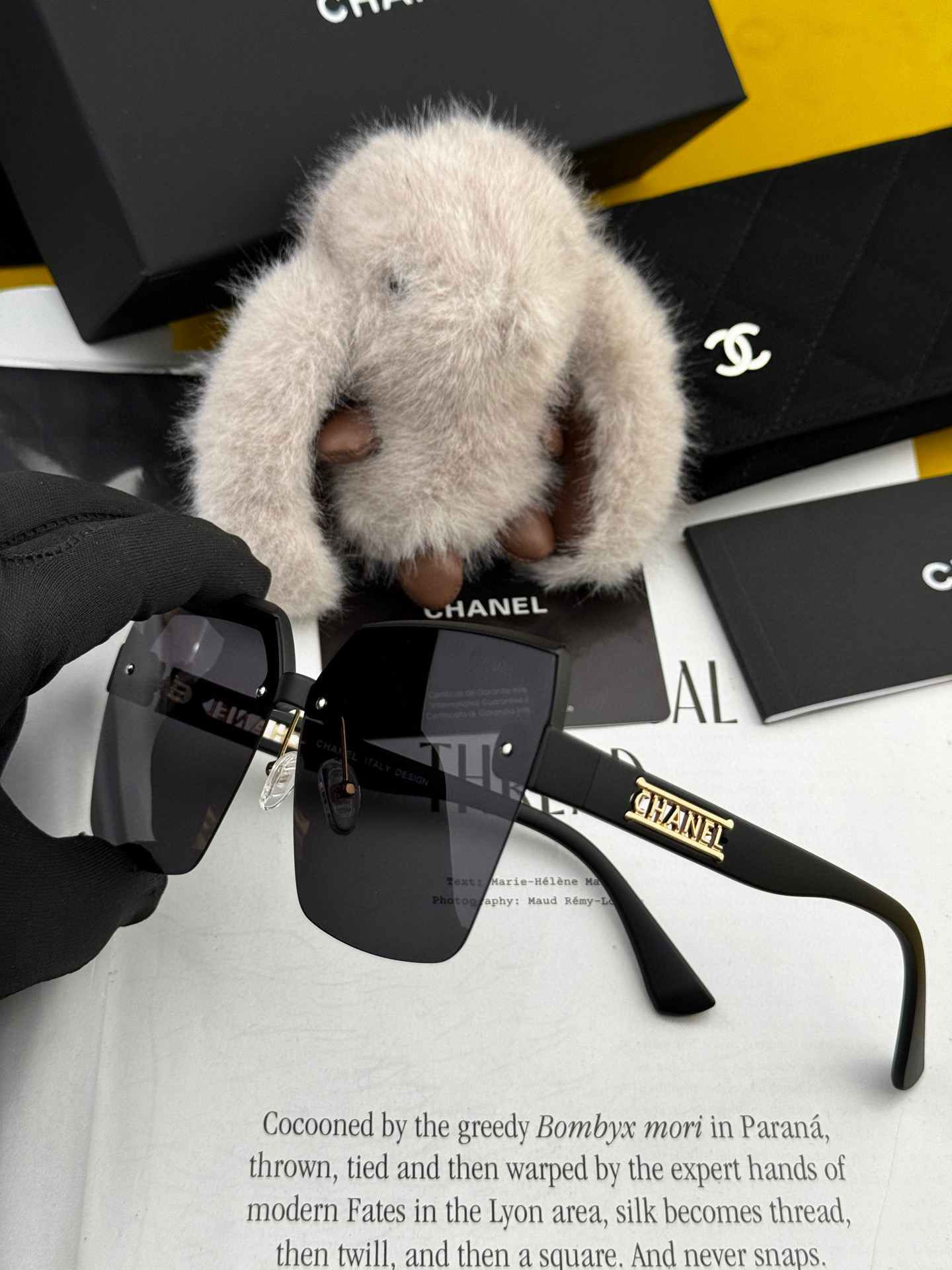  【CHANEL】香奈儿 2025新款潮流爆款 时尚方框太阳镜 佩戴舒适 网红潮款墨镜  女士高清加厚偏