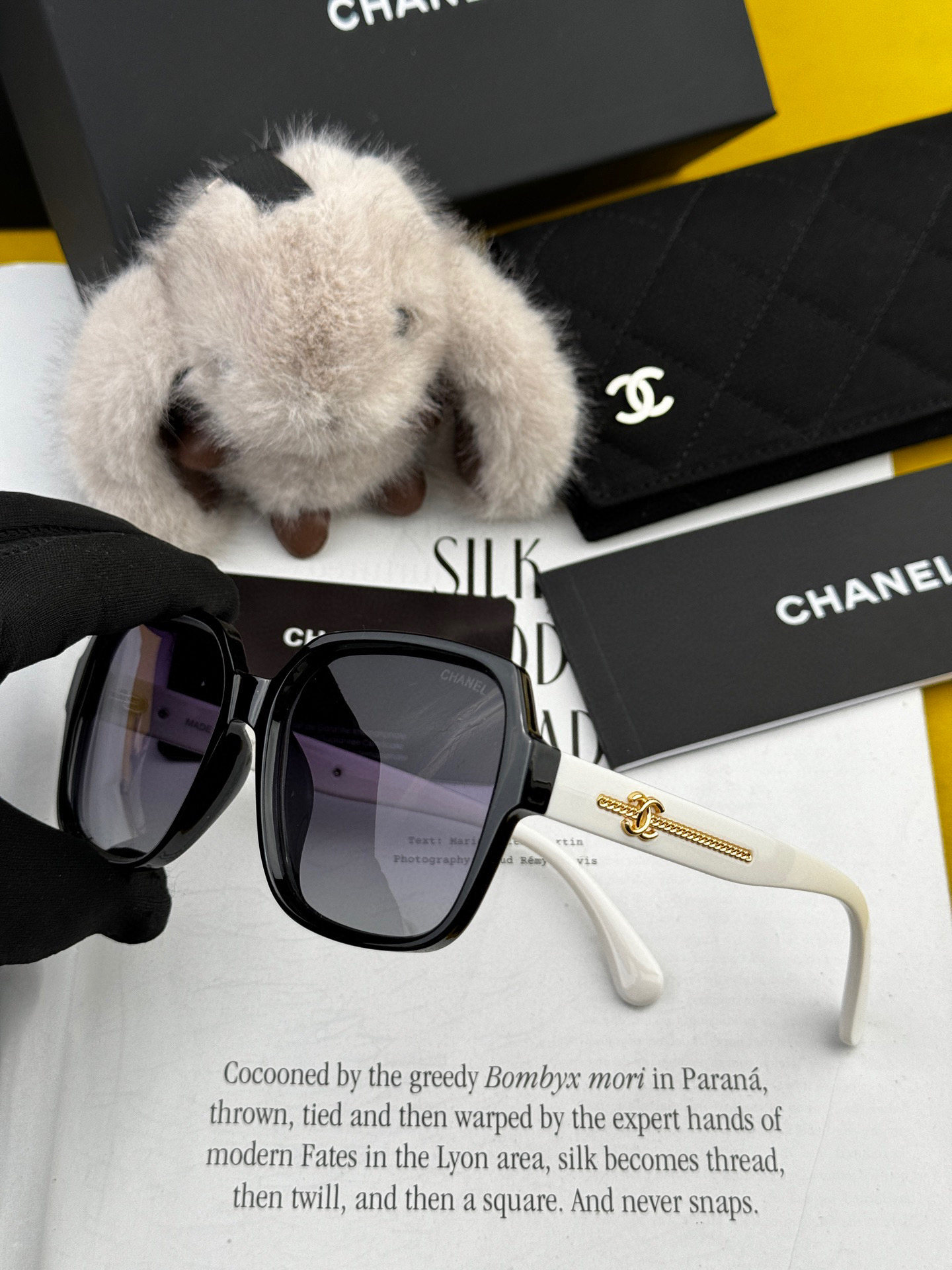  【CHANEL】香奈儿 2025新款潮流爆款 时尚方框太阳镜 佩戴舒适 网红潮款墨镜  女士高清加厚偏