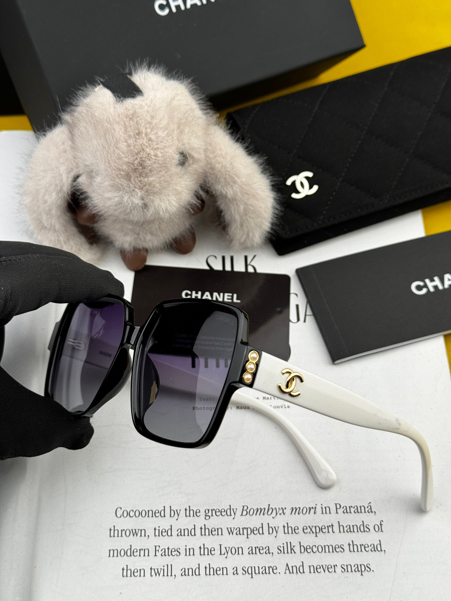  【CHANEL】香奈儿 2025新款潮流爆款 时尚方框太阳镜 佩戴舒适 网红潮款墨镜  女士高清加厚偏