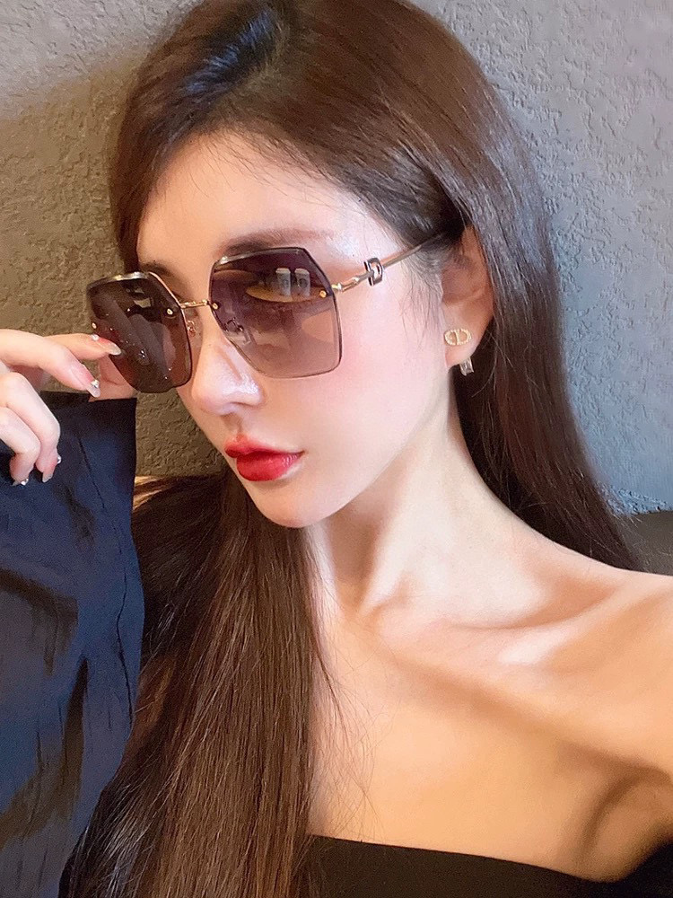   DIOR 2025新款女士方框太阳眼镜 开车墨镜 新款金属无框太阳镜  时尚大方 舒适轻盈 精致奢华