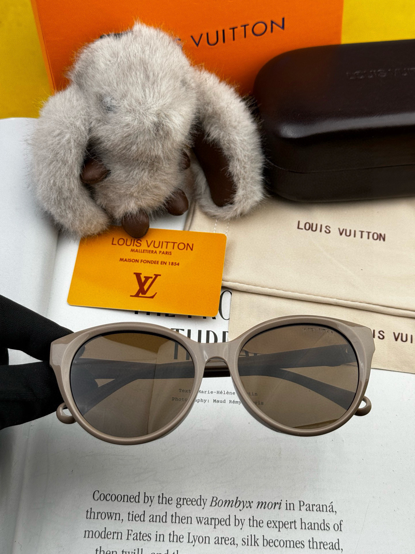   LV 太阳镜潮品官网模特同款 玫瑰玫瑰四叶草🍀精致个性设计简约时尚 高品质值得拥有绝对潮爆整个夏季 